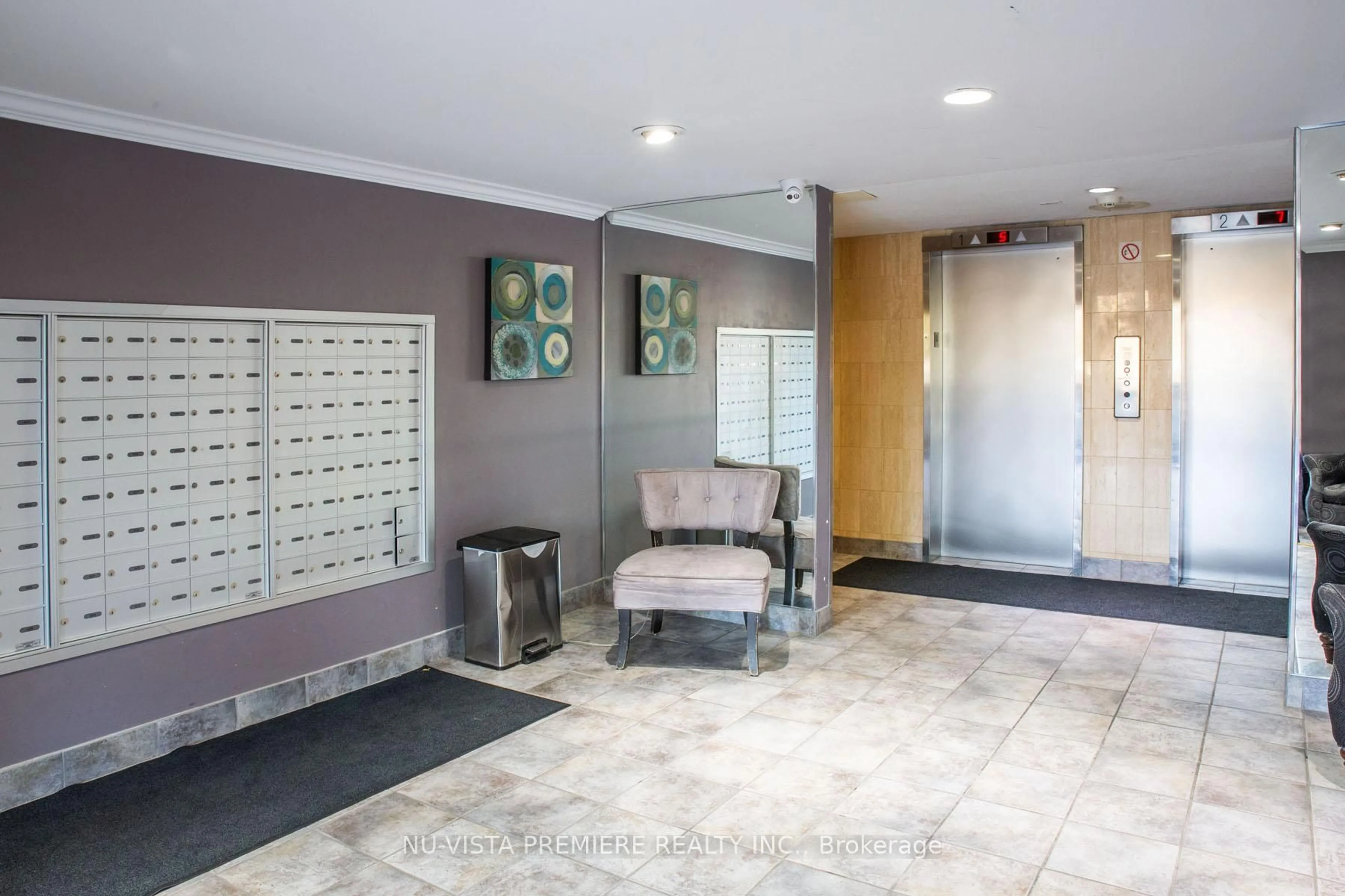 Indoor foyer for 600 Grenfell Dr #809, London North Ontario N5X 2R8