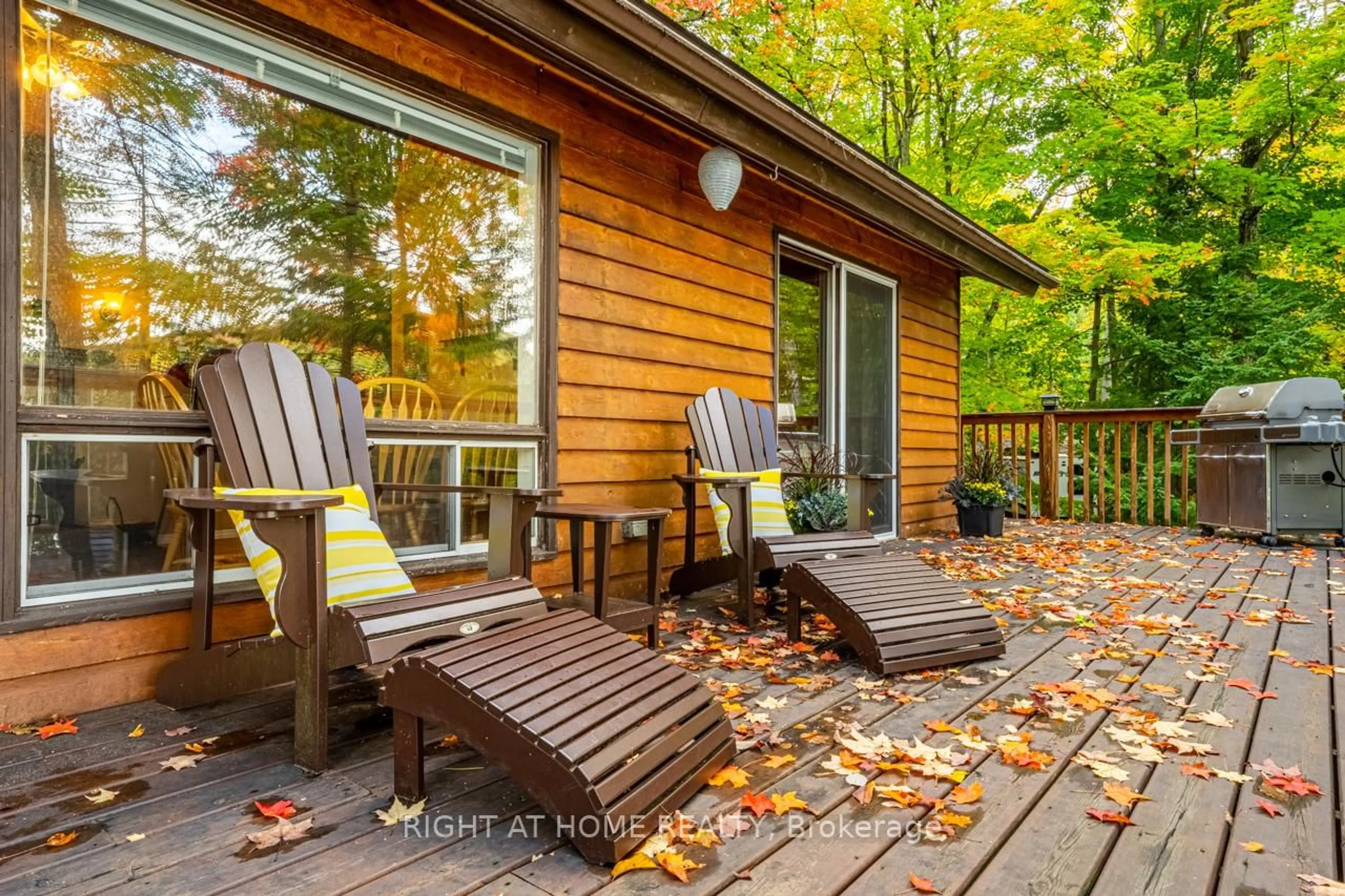 Patio, water/lake/river/ocean view for 1220 Portage Lake Rd, Dysart et al Ontario K0M 1S0