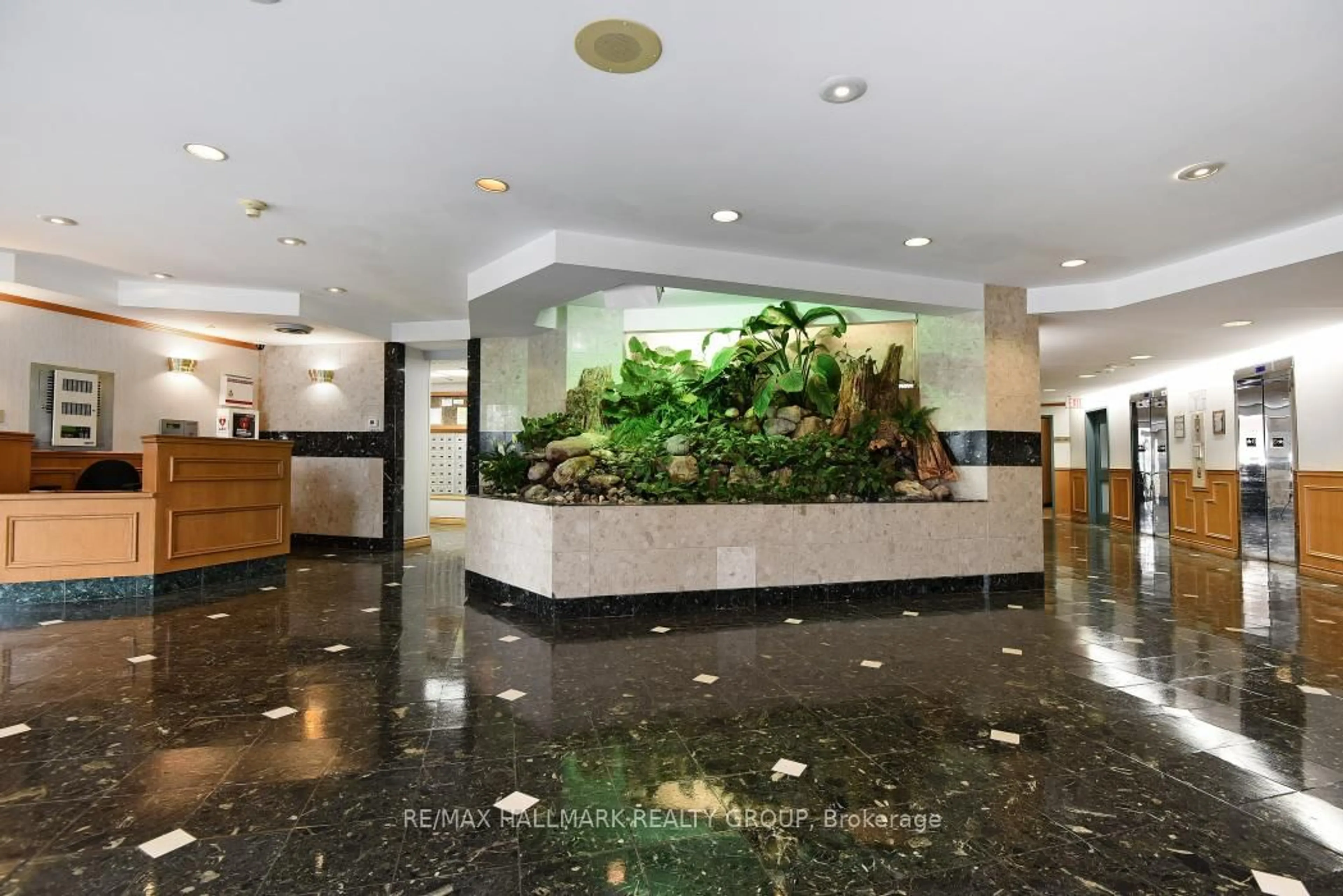 Lobby for 1025 Grenon Ave #907, Ottawa Ontario K2B 8S5