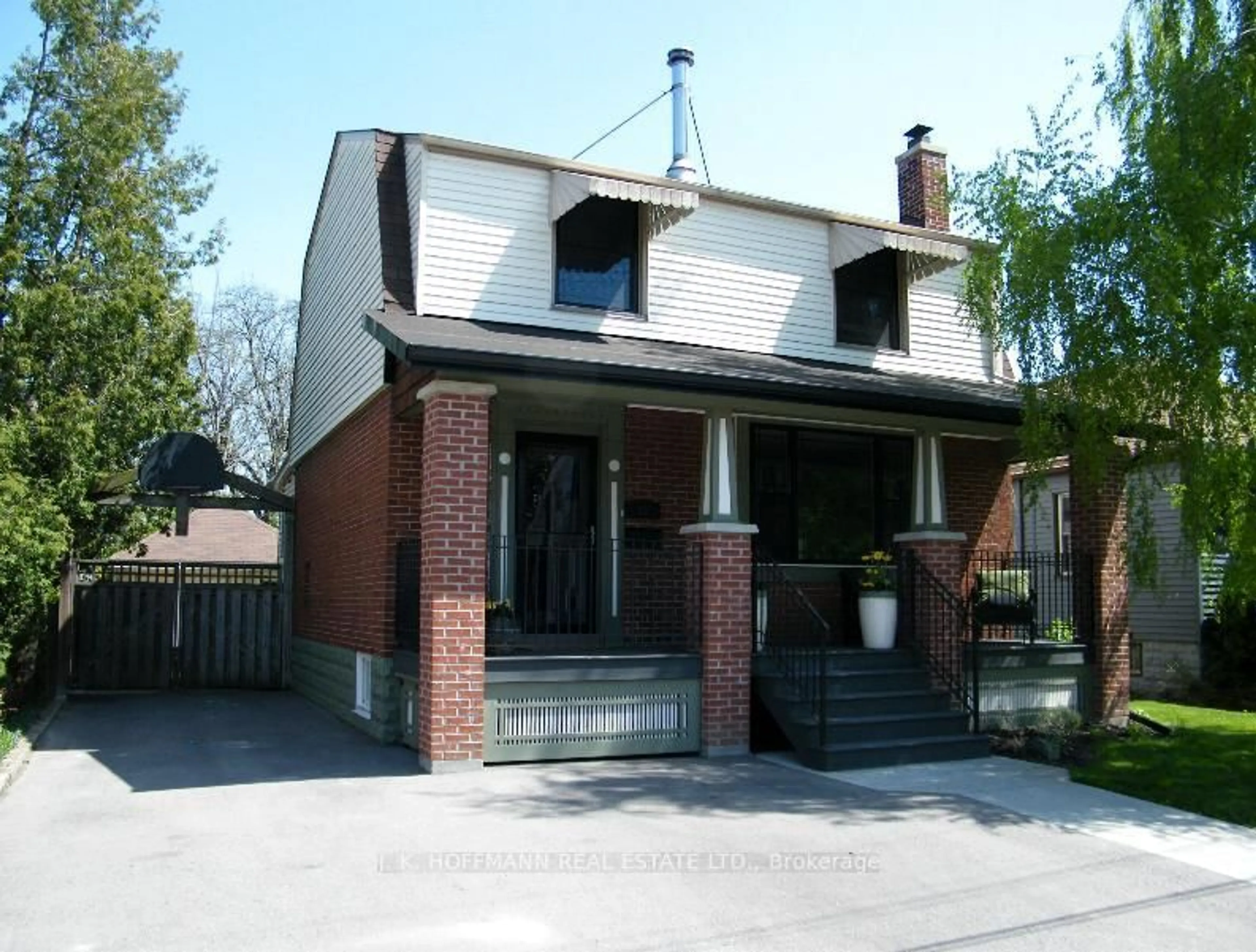 Home with brick exterior material, street for 31 East 15th St, Hamilton Ontario L9A 4E6