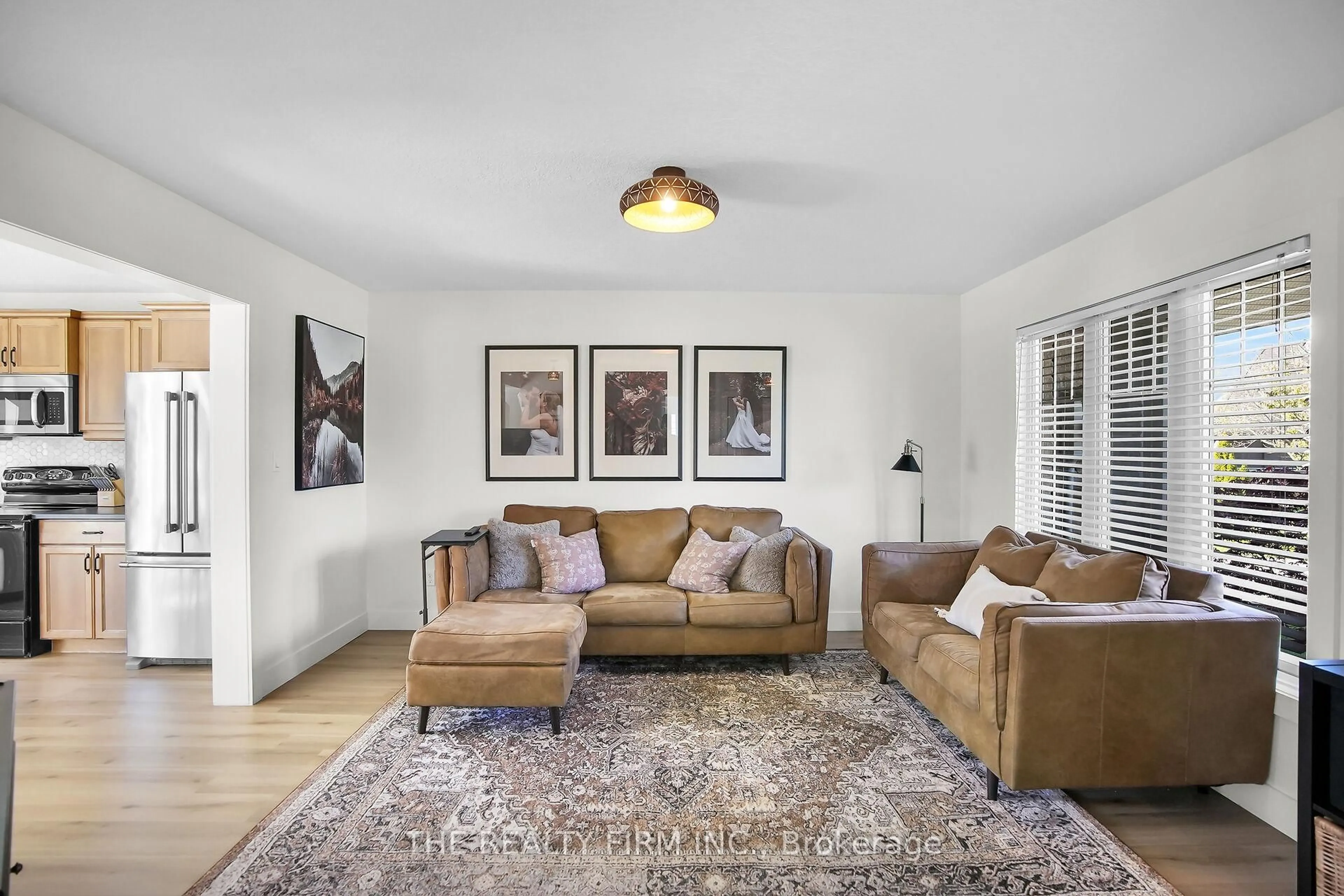 Living room with furniture, unknown for 11 Cardinal Crt, St. Thomas Ontario N5P 0C5