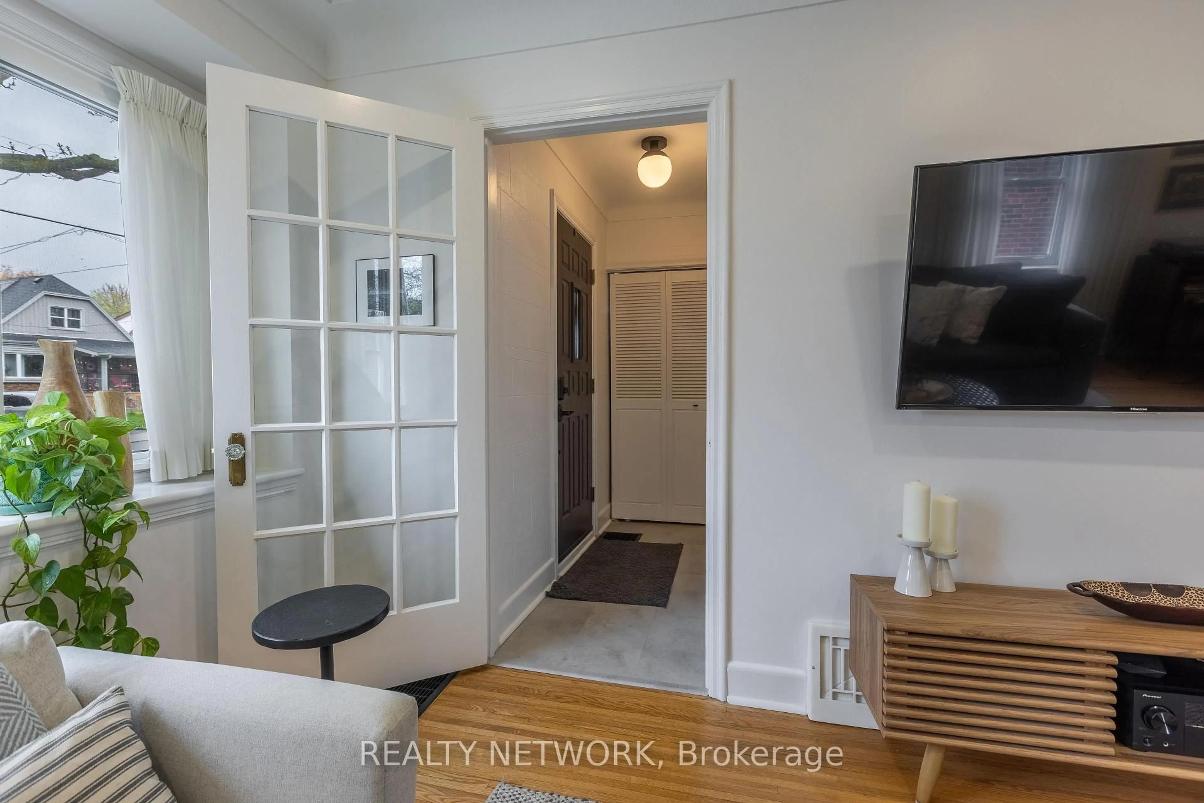 Indoor entryway for 16 Millen Ave, Hamilton Ontario L9A 2T4