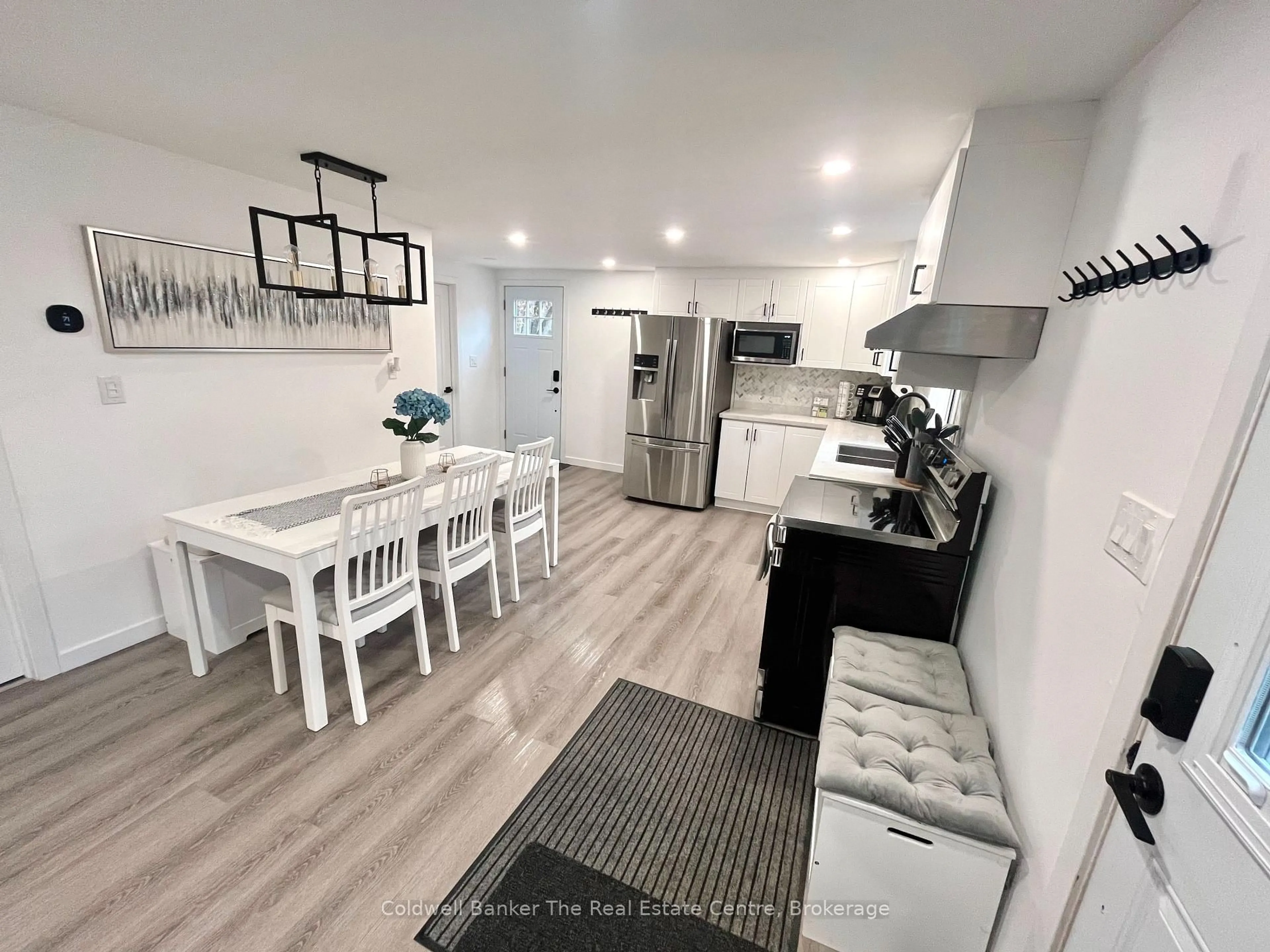 Open concept kitchen, unknown for 210 Jones Rd, Gravenhurst Ontario P1P 1M8