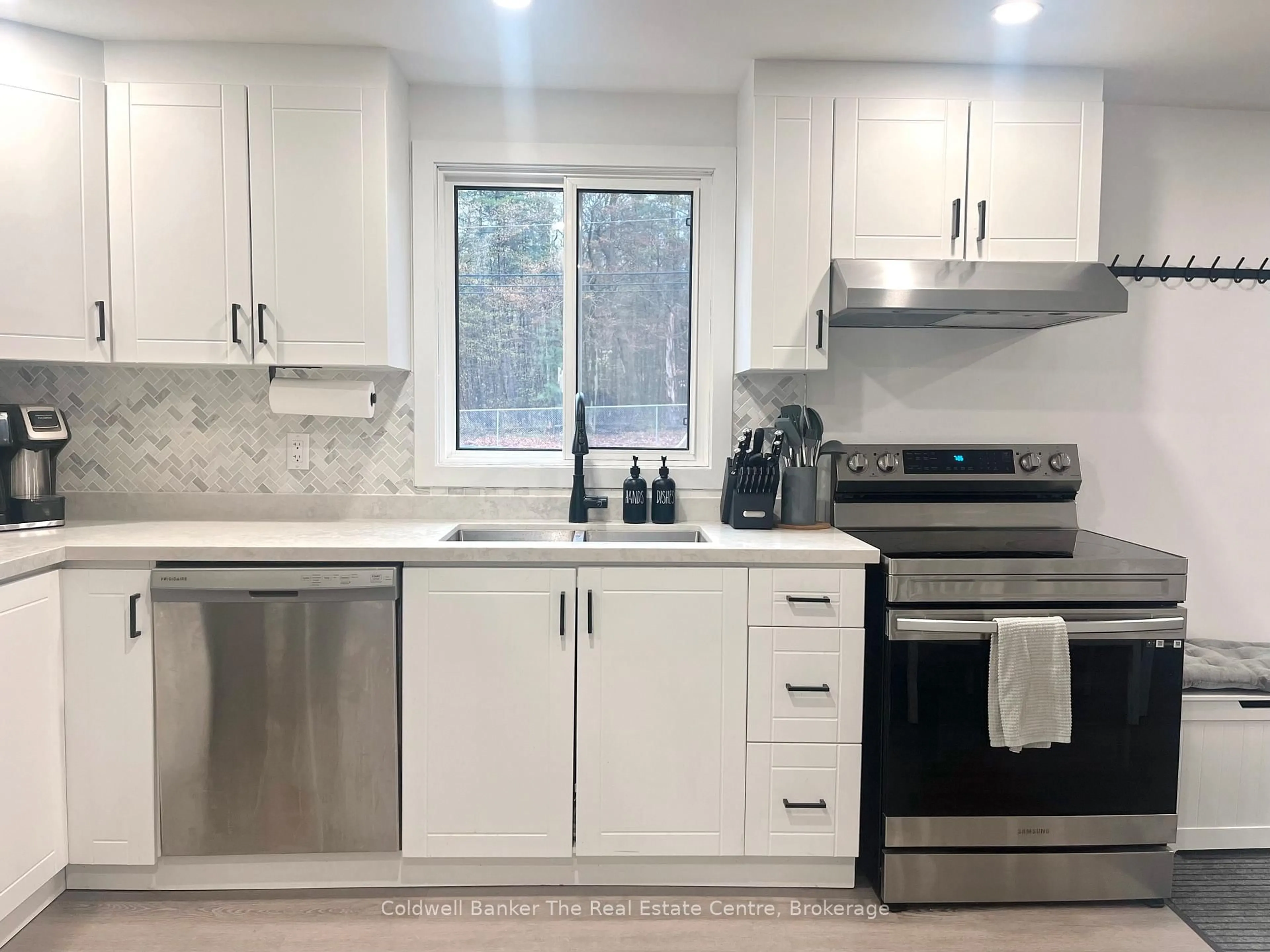 Unknown for 210 Jones Rd, Gravenhurst Ontario P1P 1M8