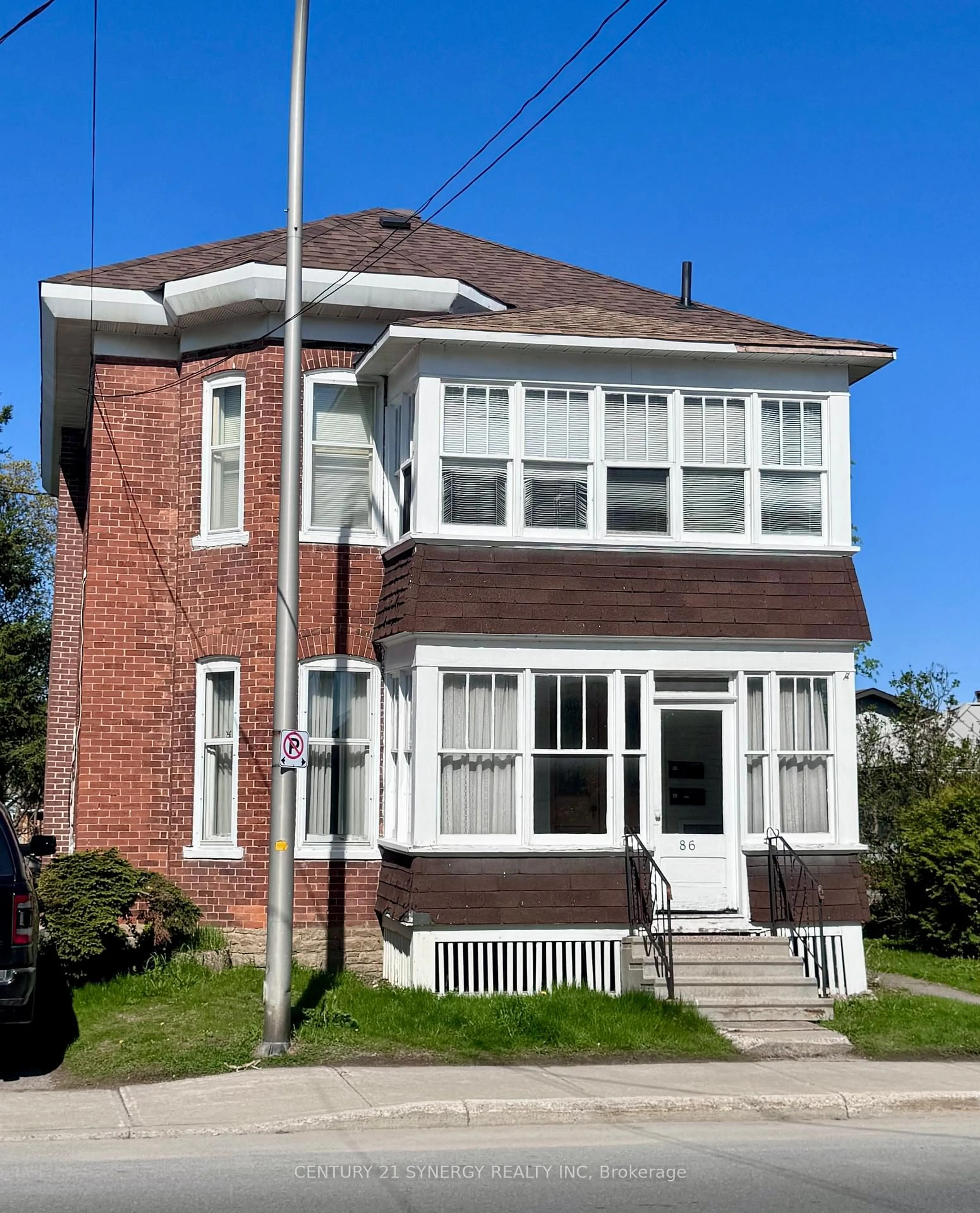 Home with brick exterior material, building for 86 Brockville St, Smiths Falls Ontario K7A 3Y2
