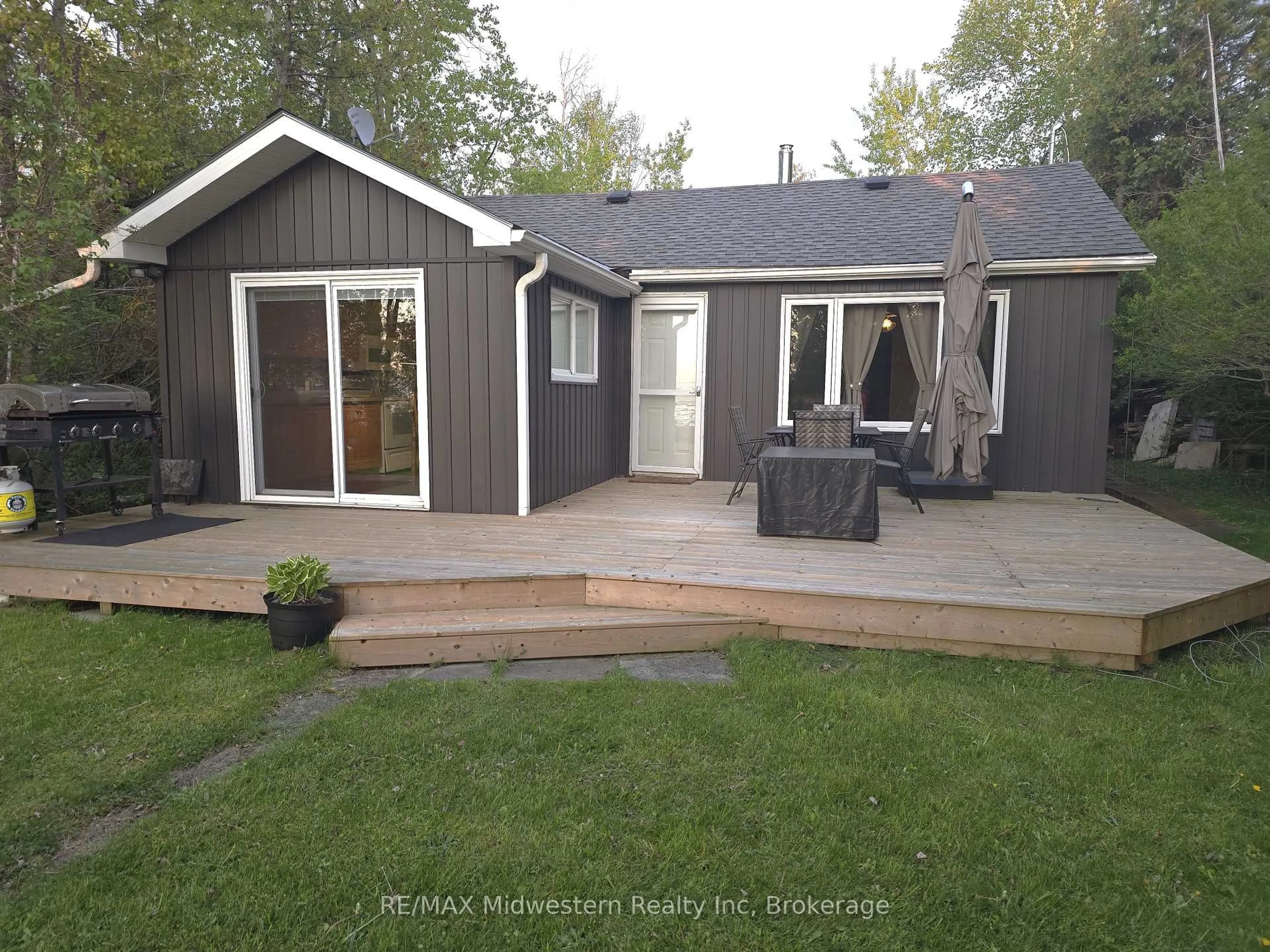 Home with vinyl exterior material, unknown for 467 BRUCE ROAD 13 Rd, Native Leased Lands Ontario N0H 2L0