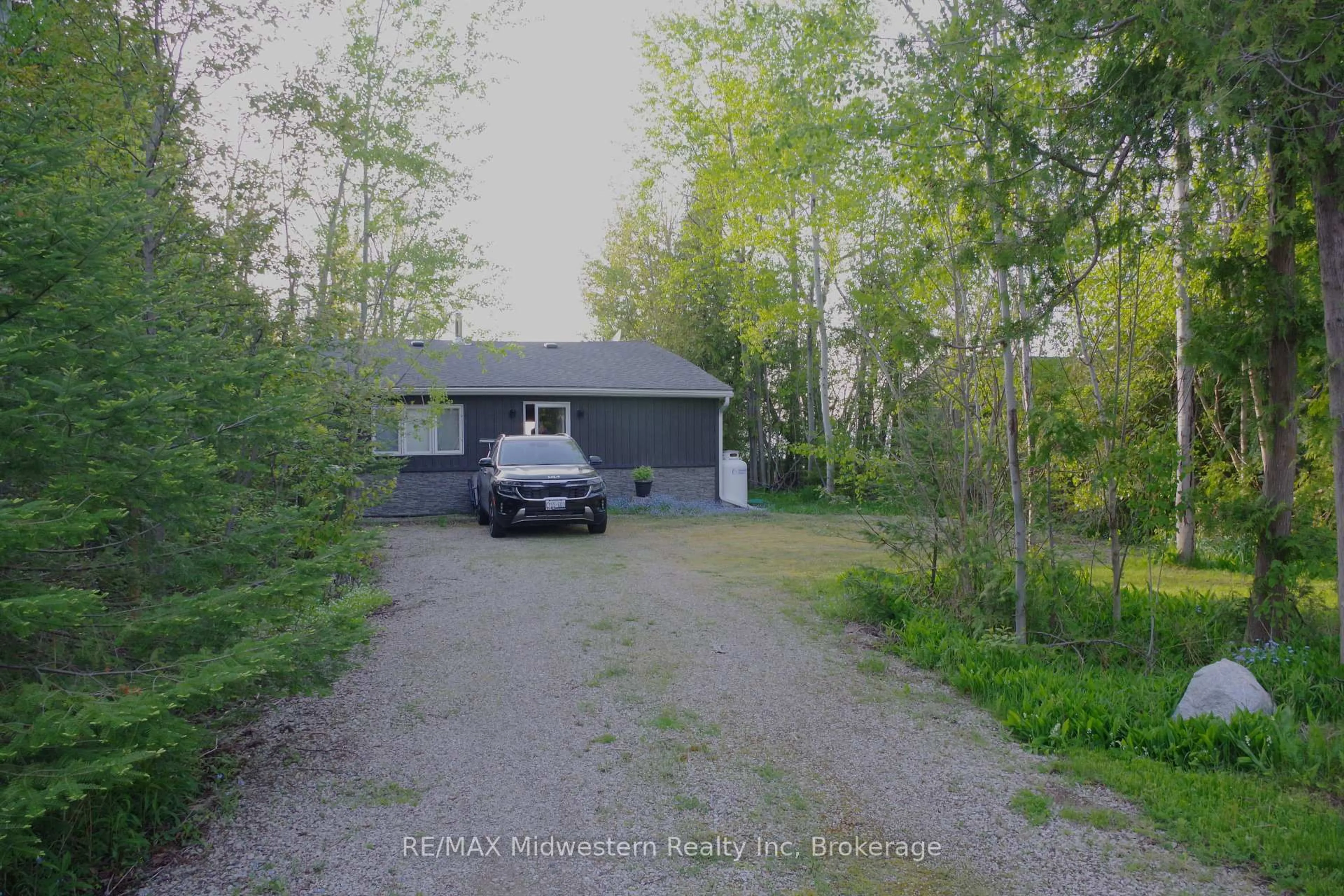 A pic from outside/outdoor area/front of a property/back of a property/a pic from drone, street for 467 BRUCE ROAD 13 Rd, Native Leased Lands Ontario N0H 2L0