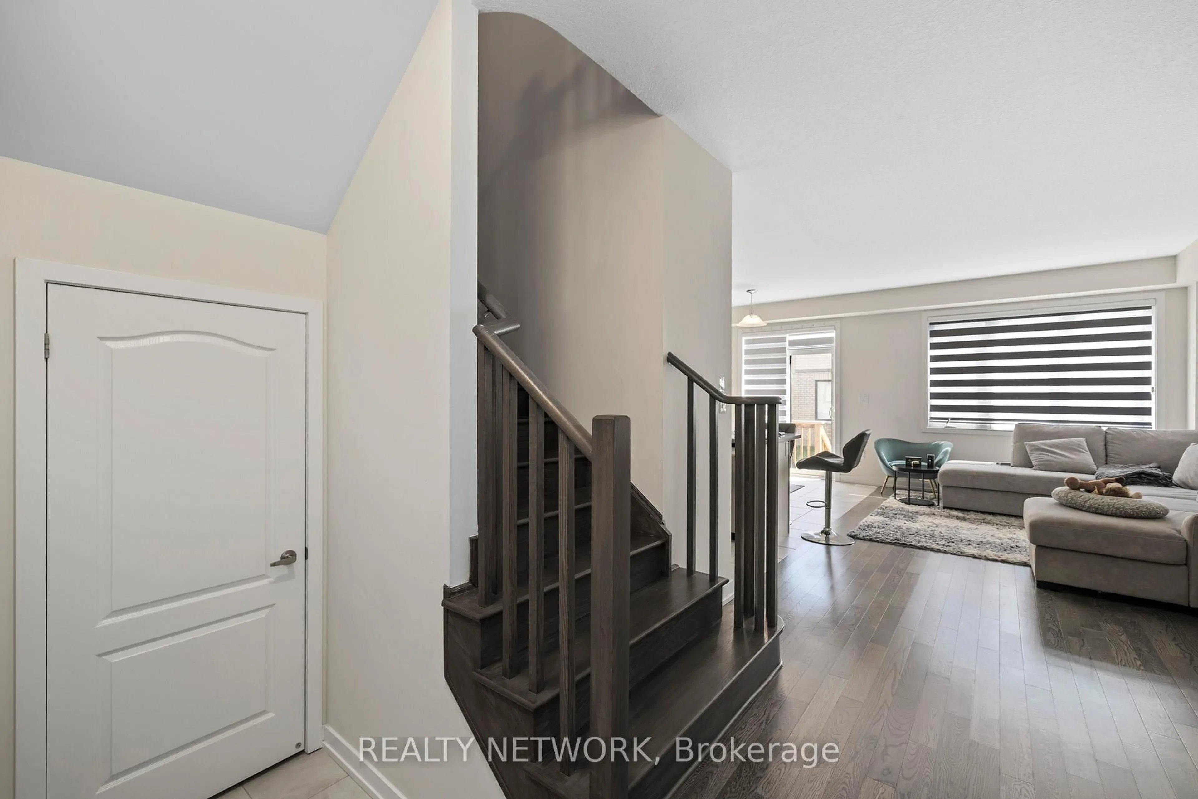 Indoor entryway for 20 Daisy Lane, Thorold Ontario L3B 0L3