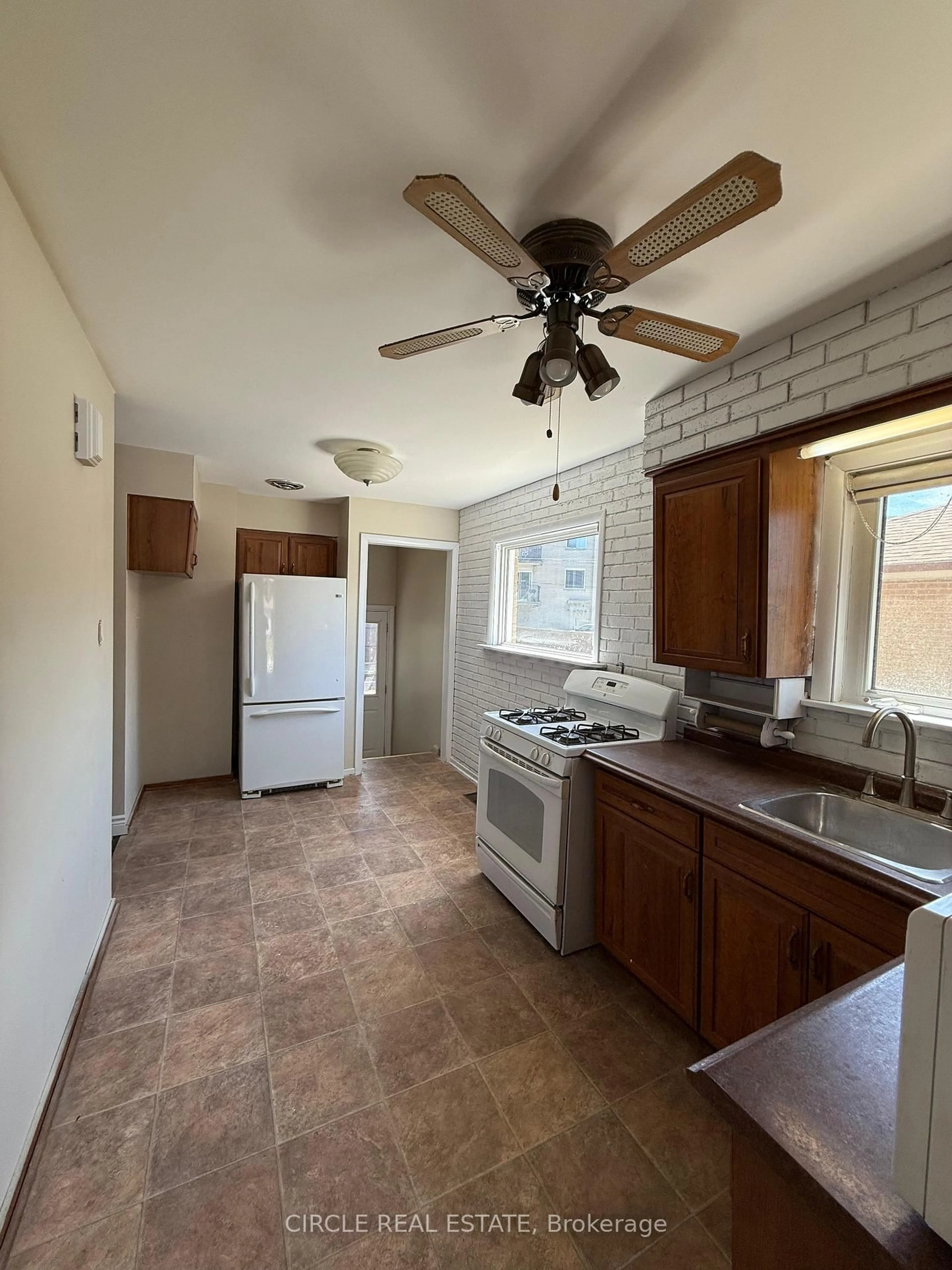 Standard kitchen, ceramic/tile floor for 1345 Marlborough Blvd, Windsor Ontario N9C 1Y8