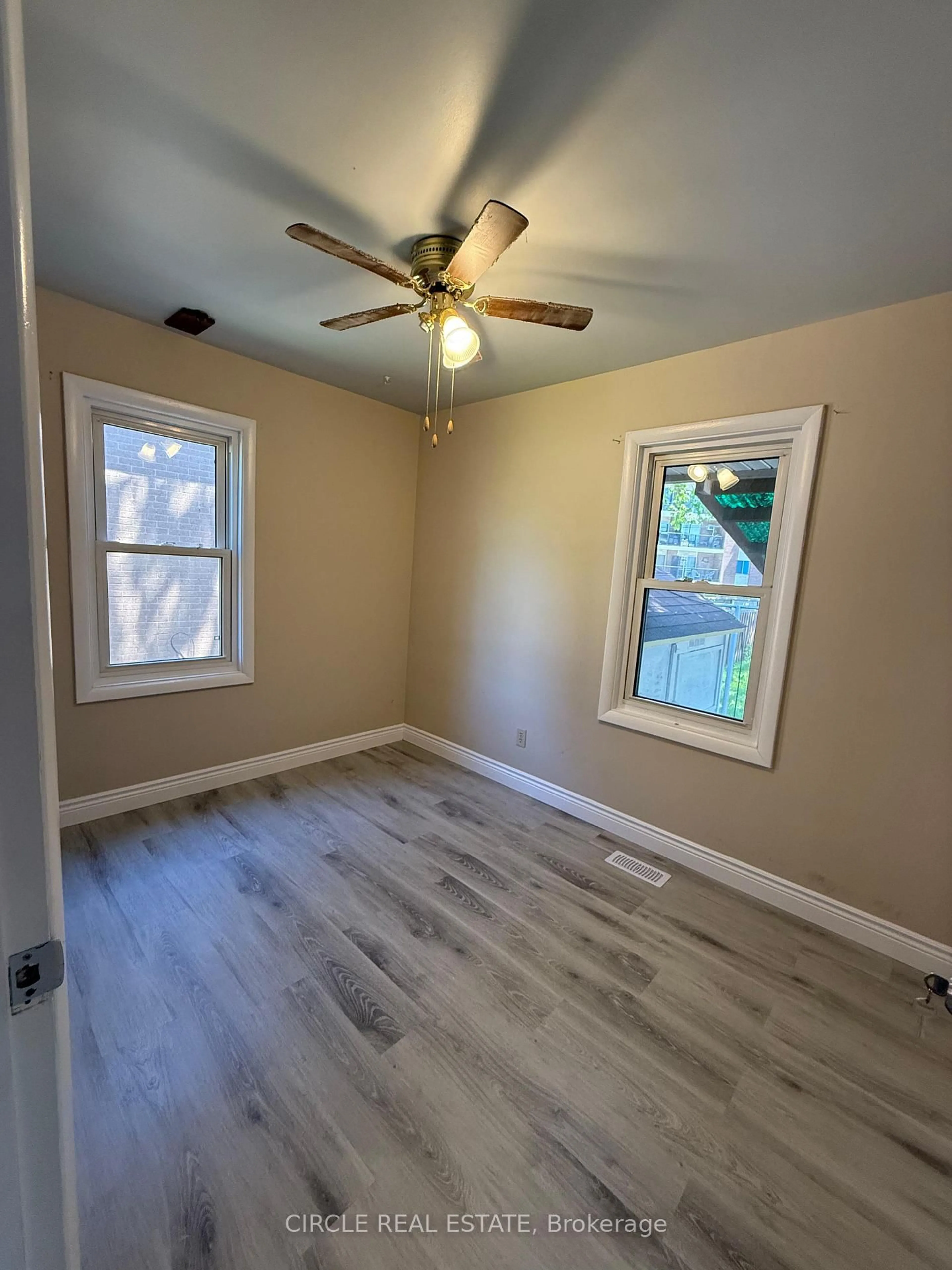 A pic of a room for 1345 Marlborough Blvd, Windsor Ontario N9C 1Y8