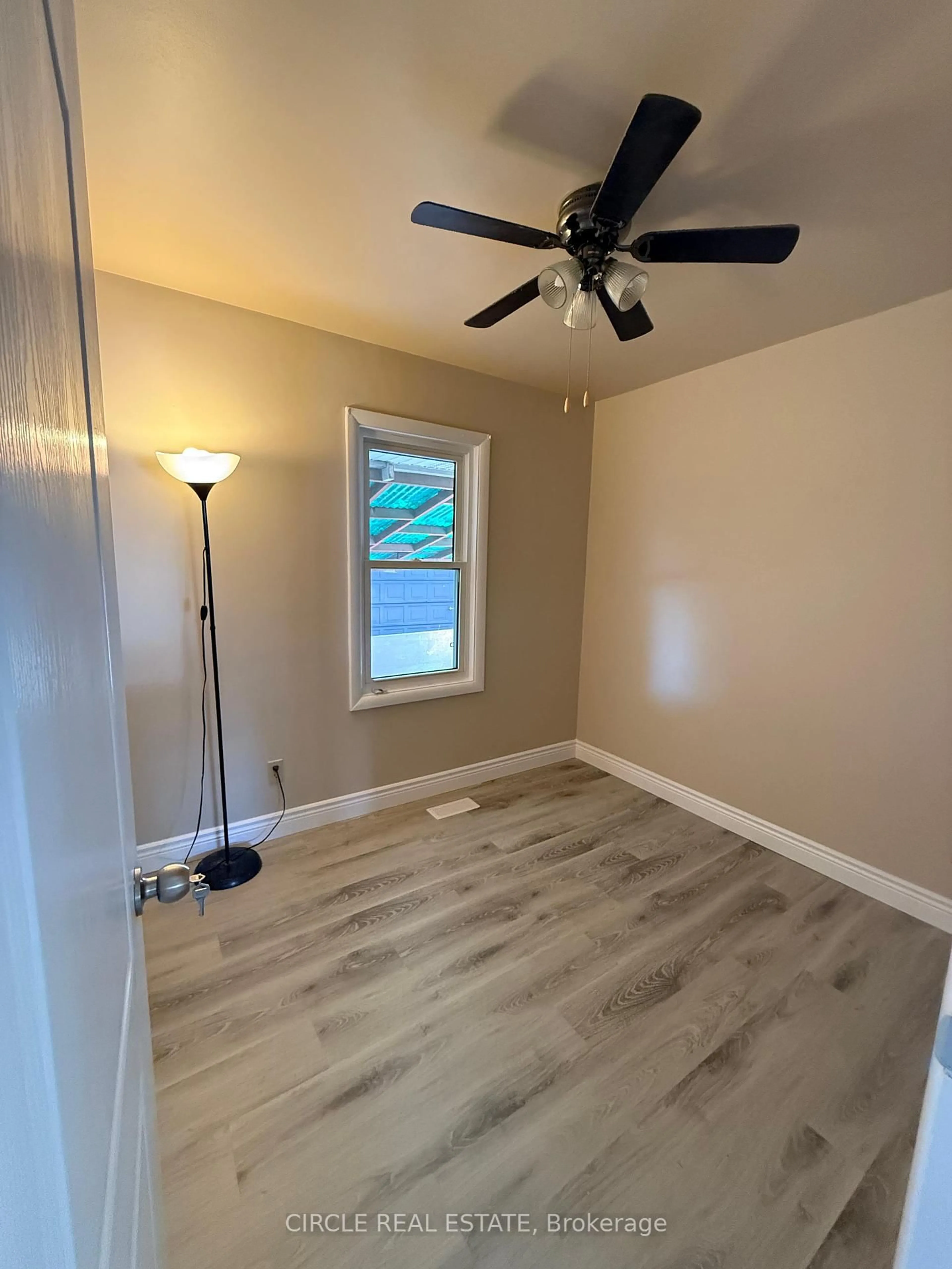 A pic of a room for 1345 Marlborough Blvd, Windsor Ontario N9C 1Y8