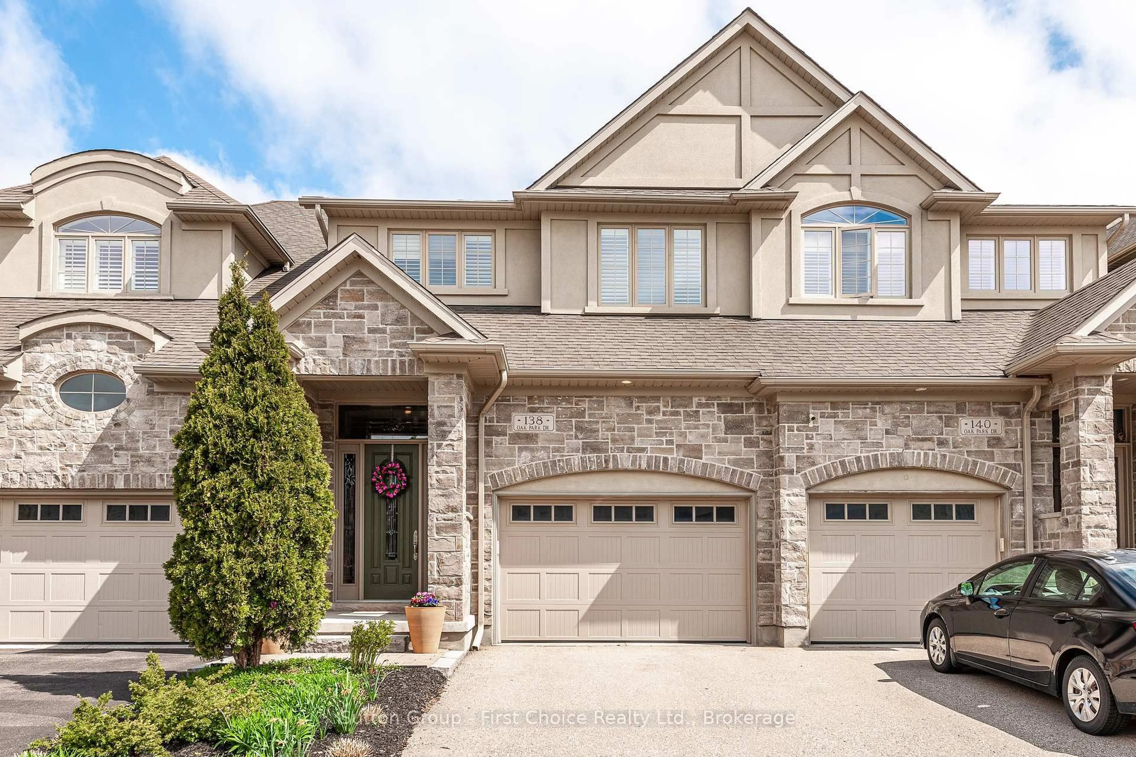 Home with brick exterior material, street for 138 Oak Park Dr, Waterloo Ontario N2K 0B3