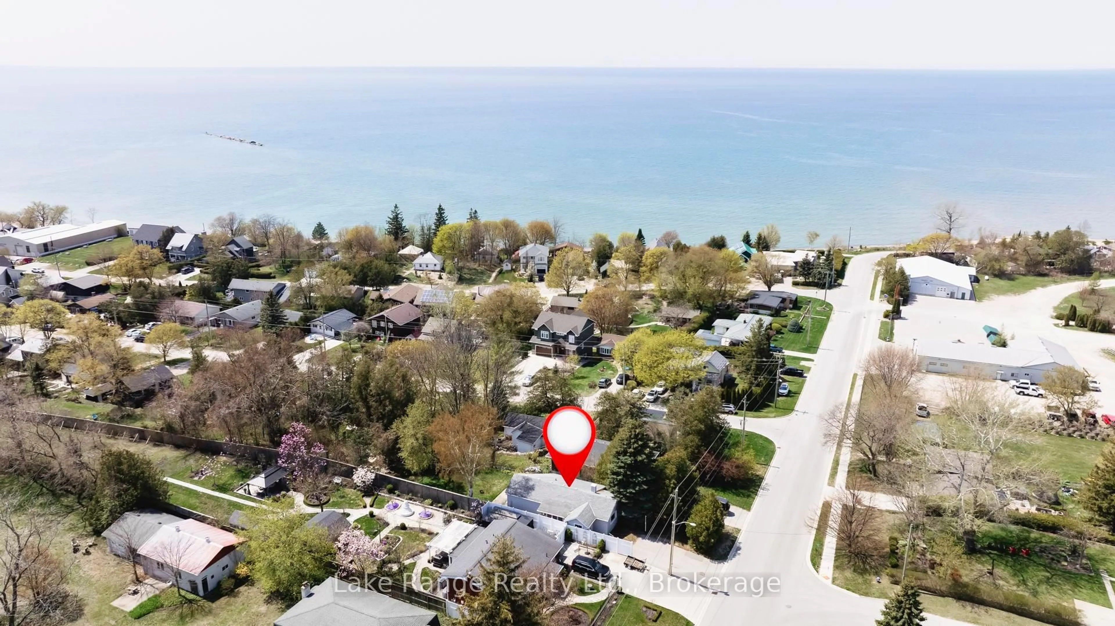 A pic from outside/outdoor area/front of a property/back of a property/a pic from drone, water/lake/river/ocean view for 188 Broadway St, Kincardine Ontario N2Z 2X9
