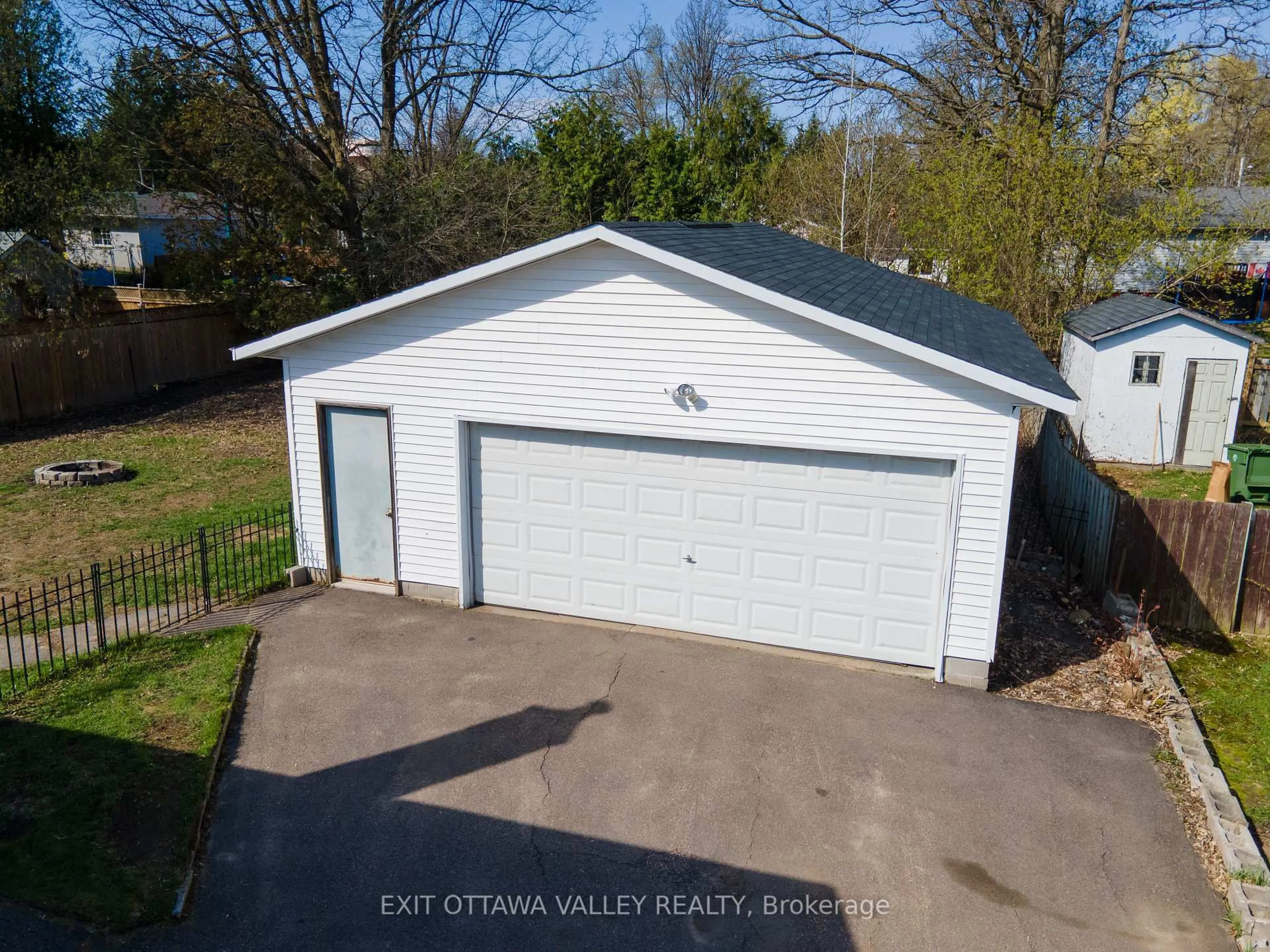 A pic from outside/outdoor area/front of a property/back of a property/a pic from drone, street for 23 Doran Rd, Petawawa Ontario K8H 1P8