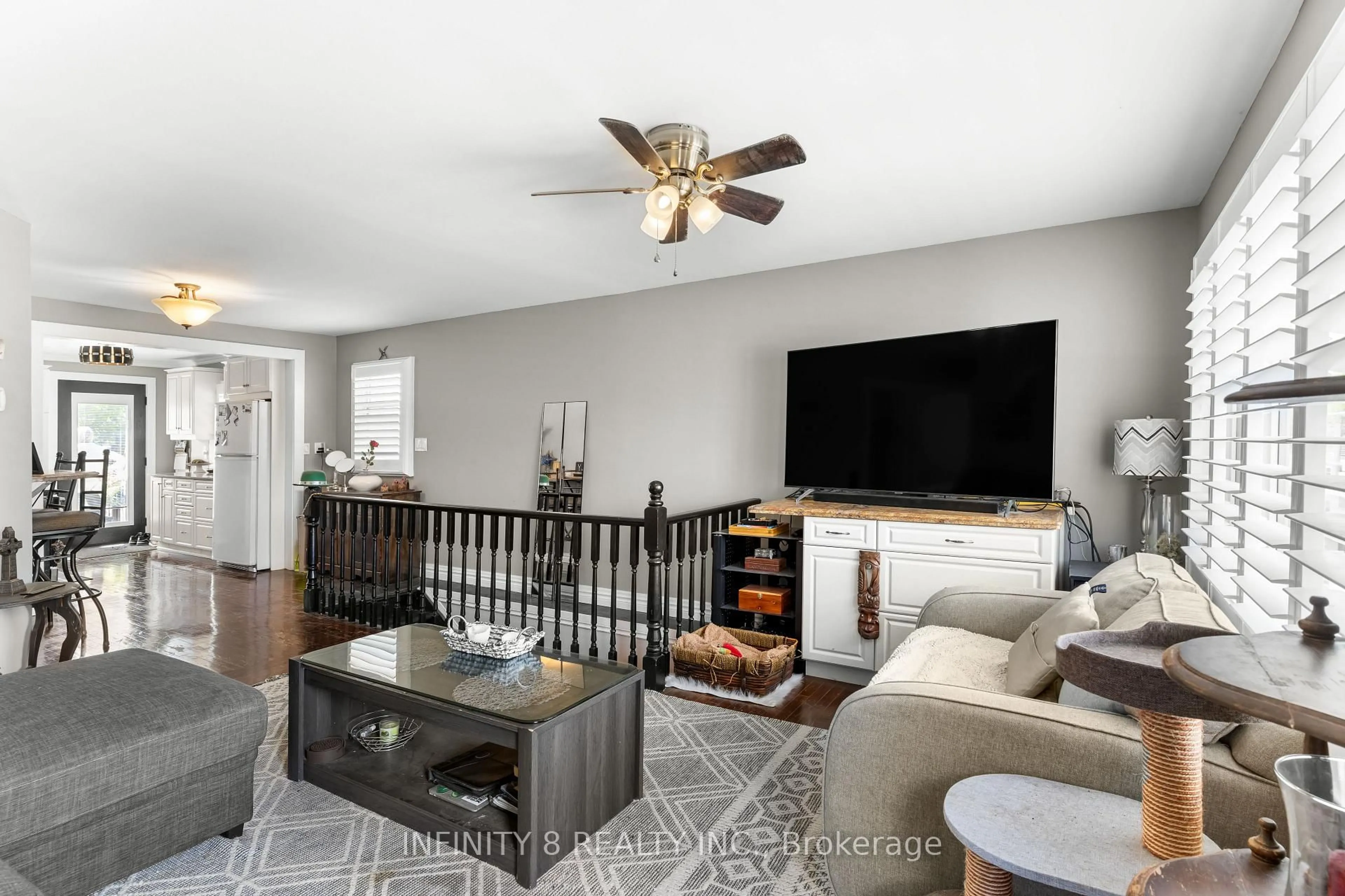 Living room with furniture, unknown for 216 Beatrice St, Welland Ontario L3B 2Z7