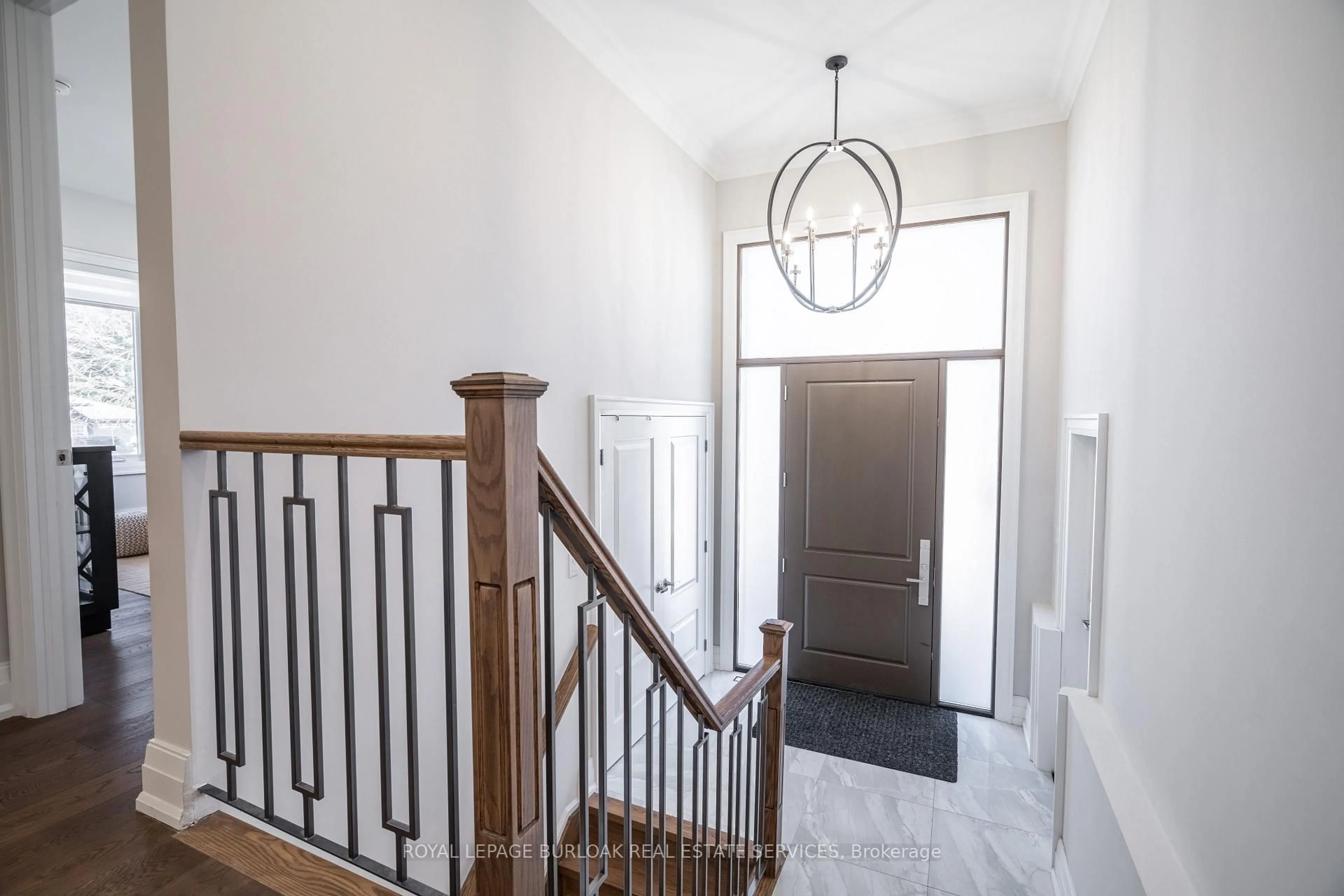 Indoor entryway for 87 The Promenade N/A, Niagara-on-the-Lake Ontario L0S 1J0