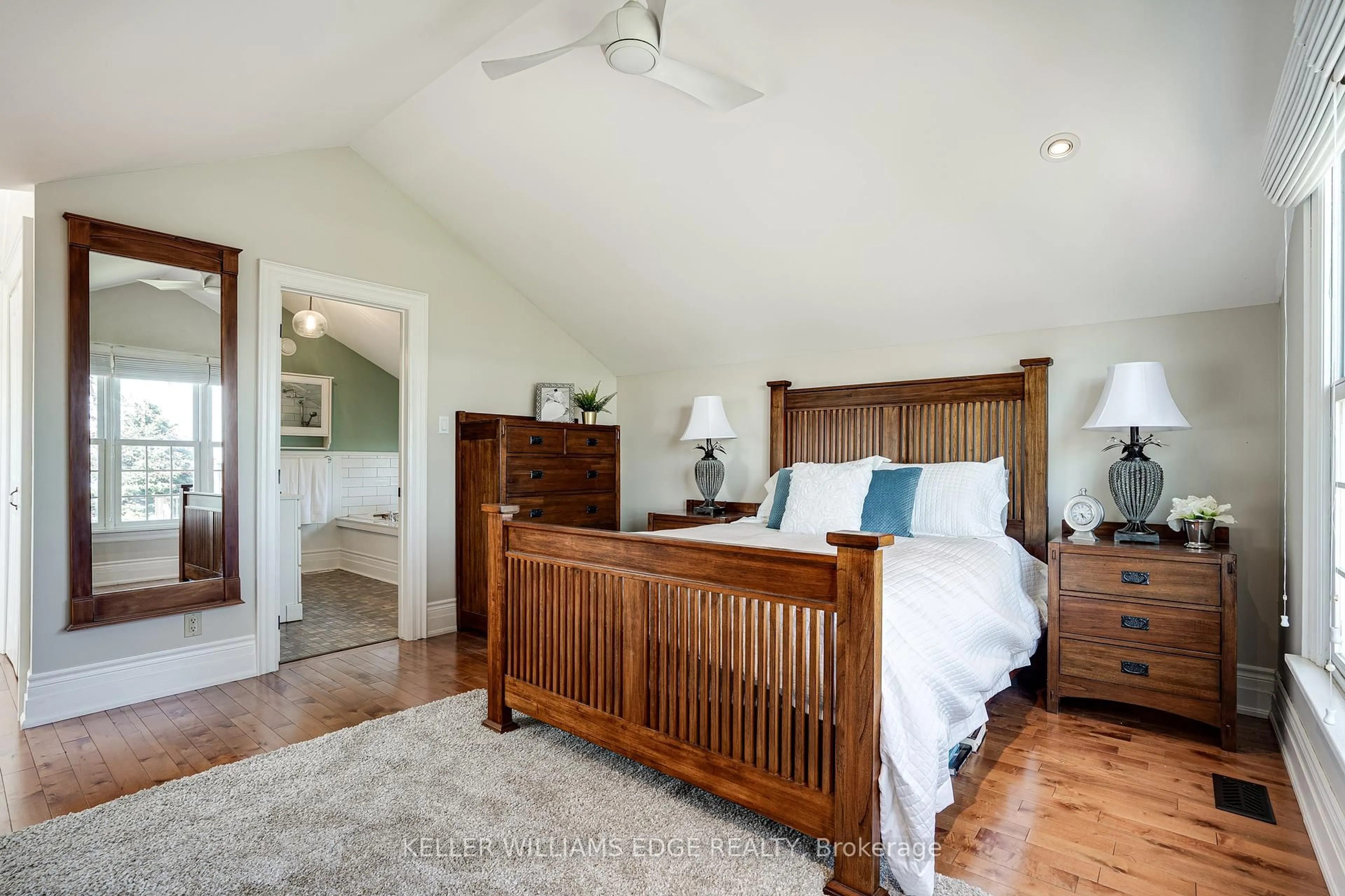 Bedroom with bed, unknown for 849 Beach Blvd, Hamilton Ontario L8H 6Z5