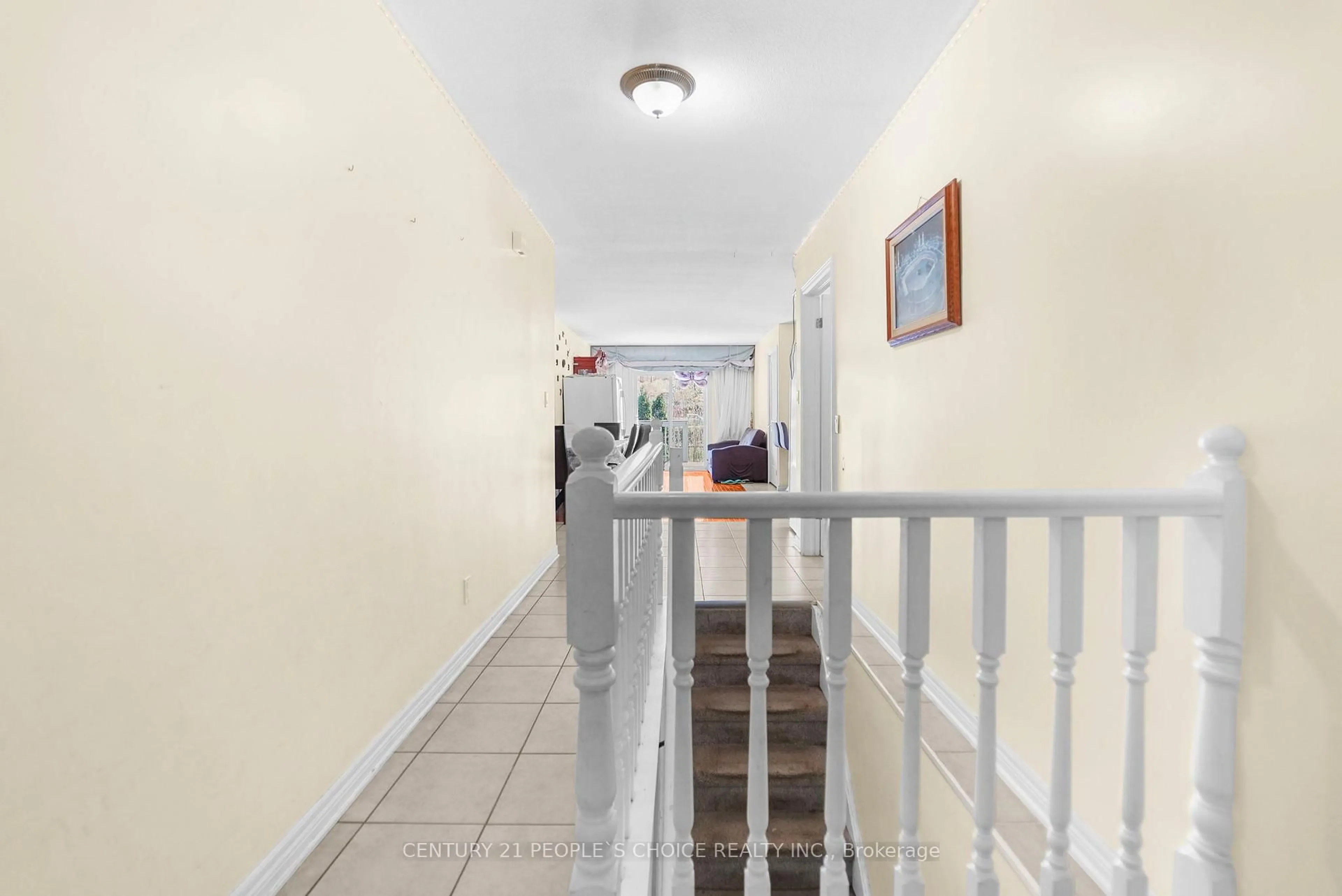 Indoor foyer for 3640 Aberdeen St, Niagara Falls Ontario L2G 7X4
