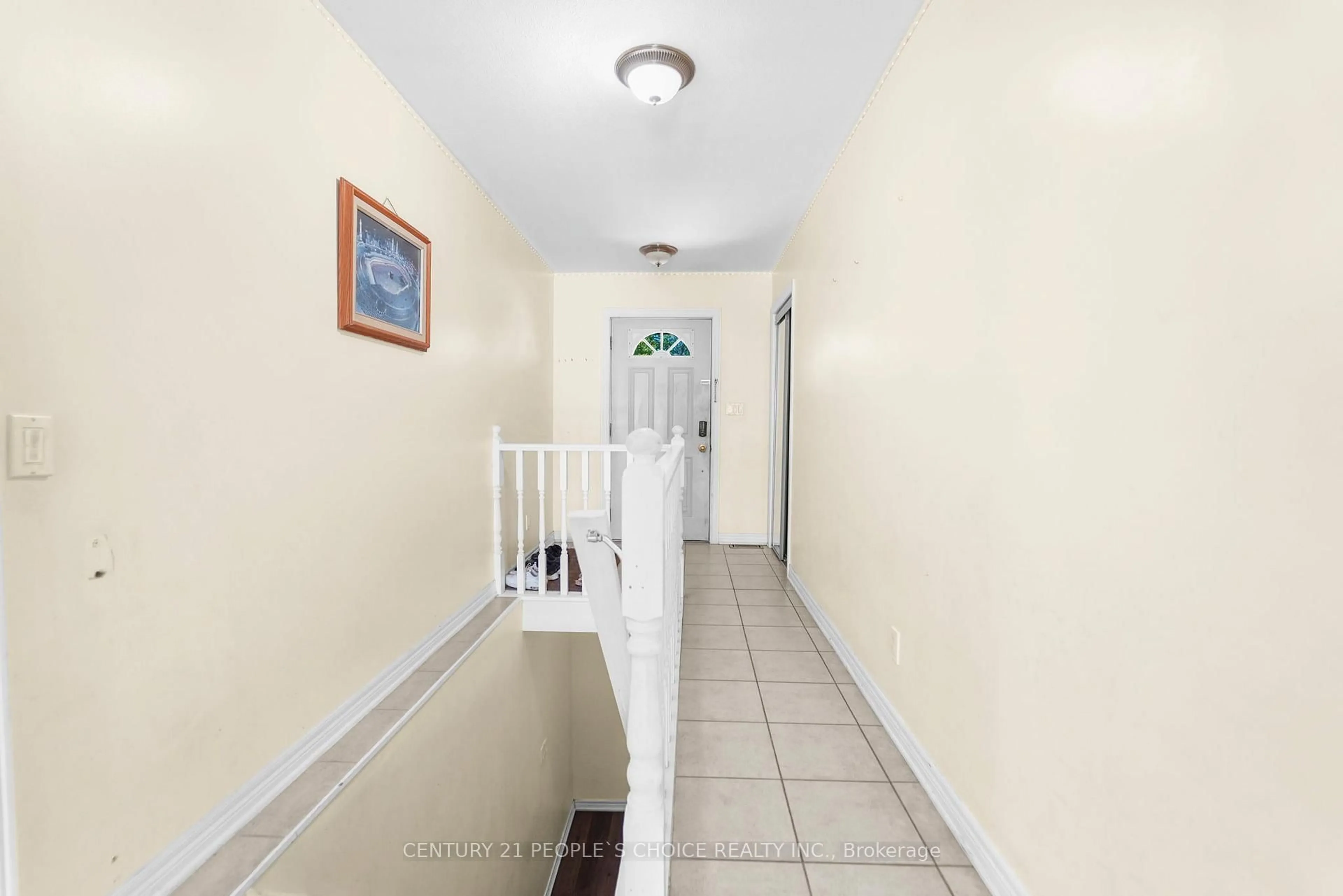 Indoor entryway for 3640 Aberdeen St, Niagara Falls Ontario L2G 7X4