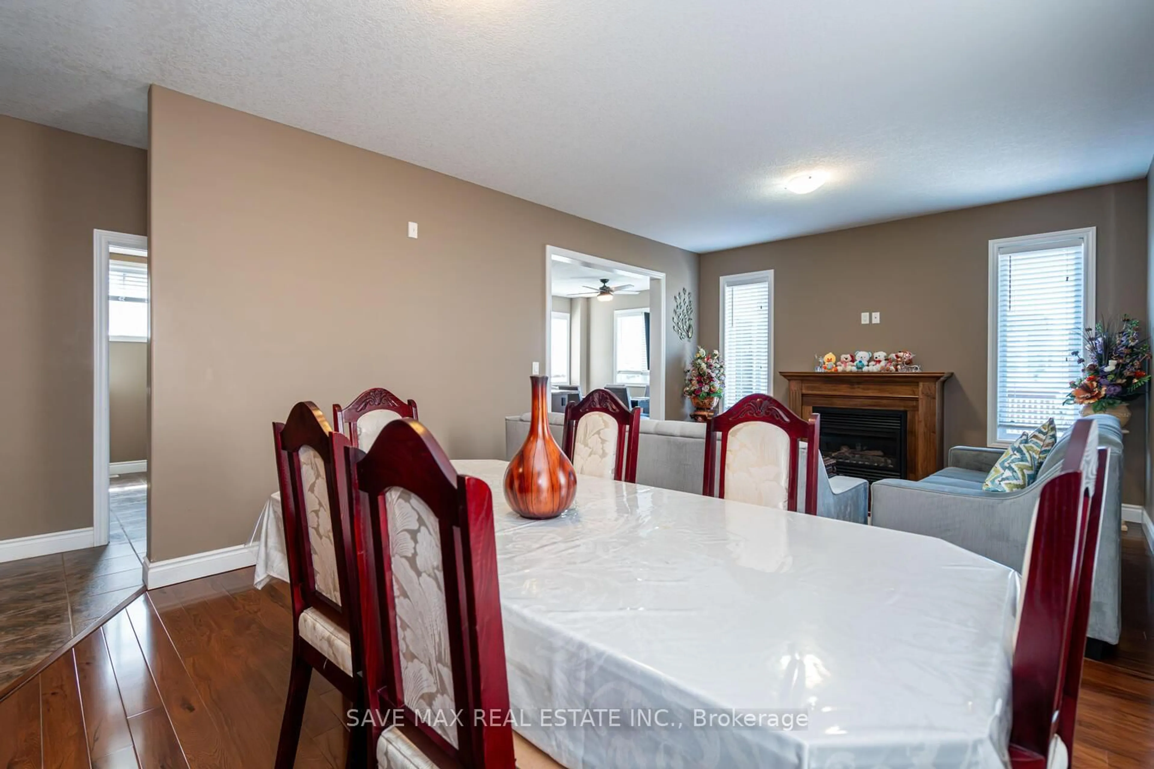 Dining room, unknown for 315 Thornhill Pl, Waterloo Ontario N2T 0A9