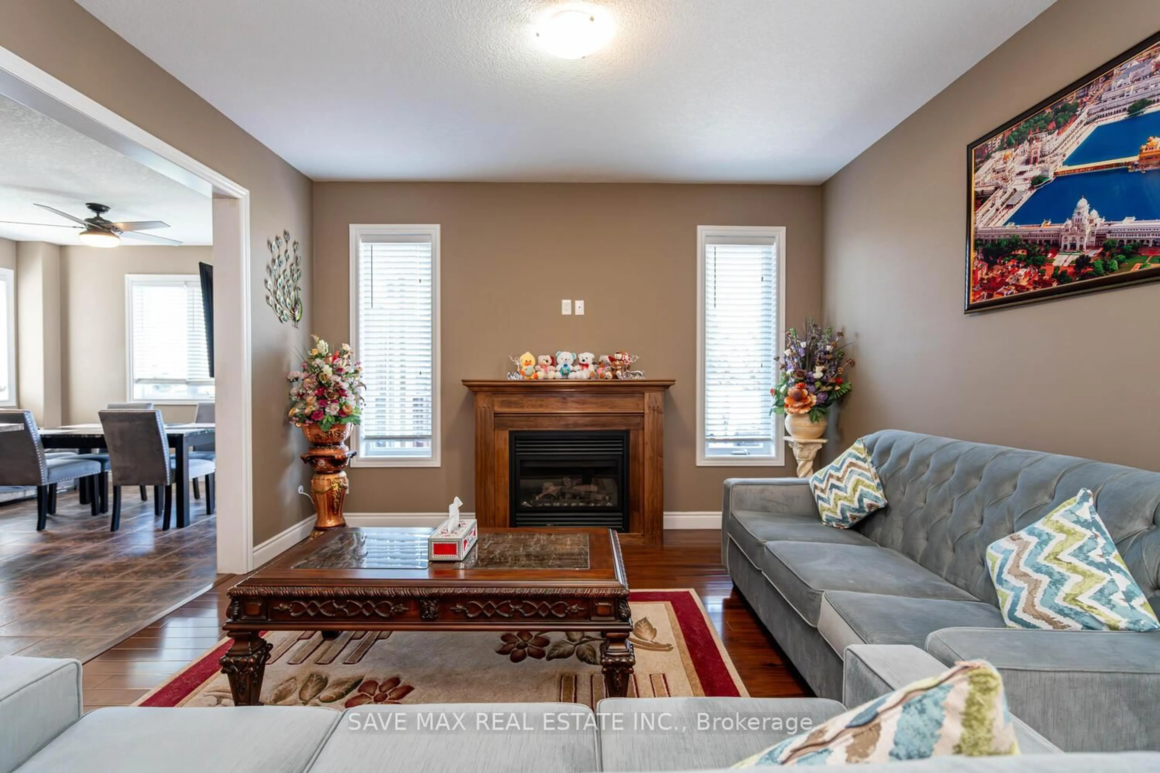 Living room with furniture, unknown for 315 Thornhill Pl, Waterloo Ontario N2T 0A9