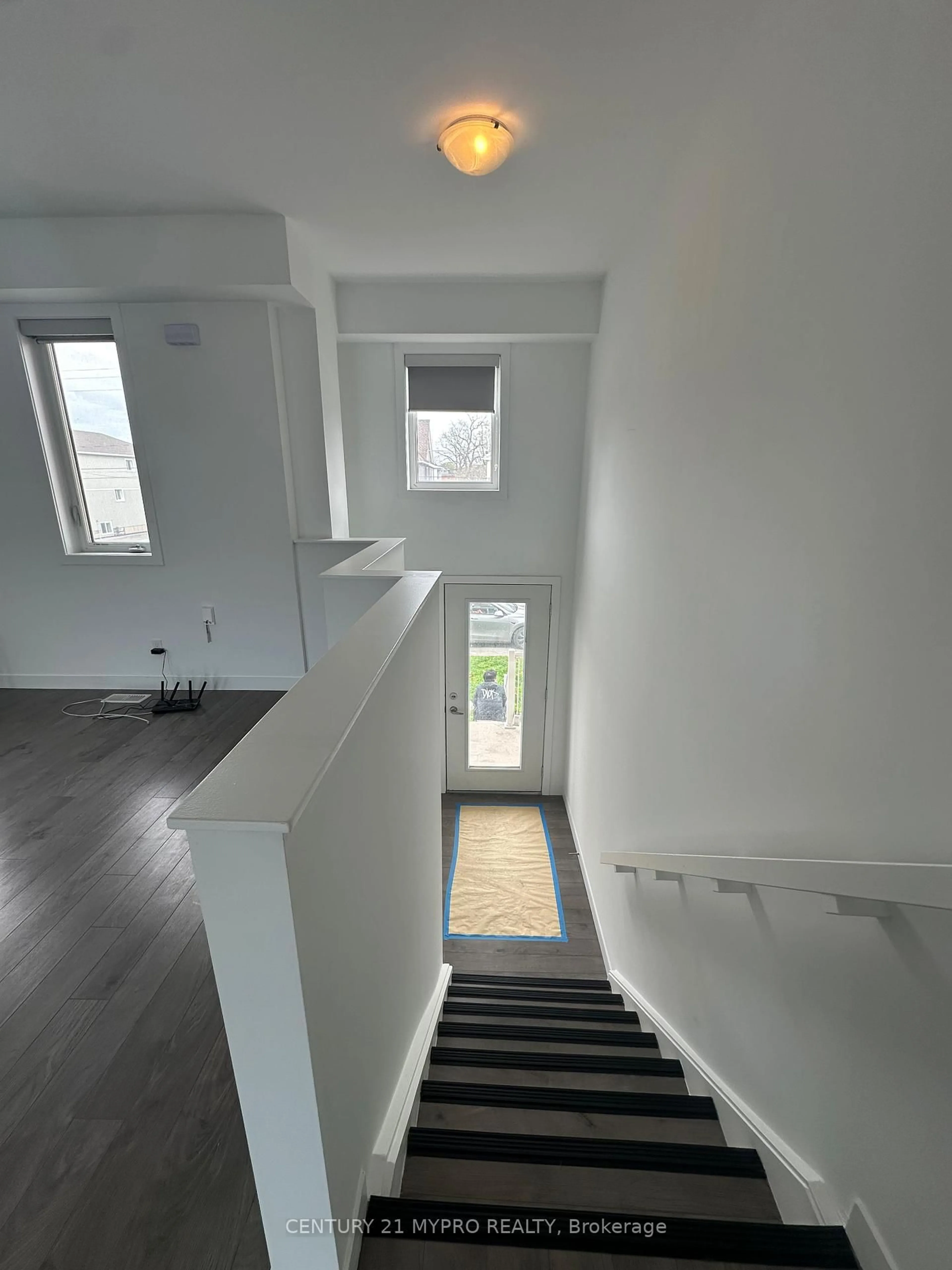 Stairs for 27 DENISTOUN St, Welland Ontario L3C 0H6