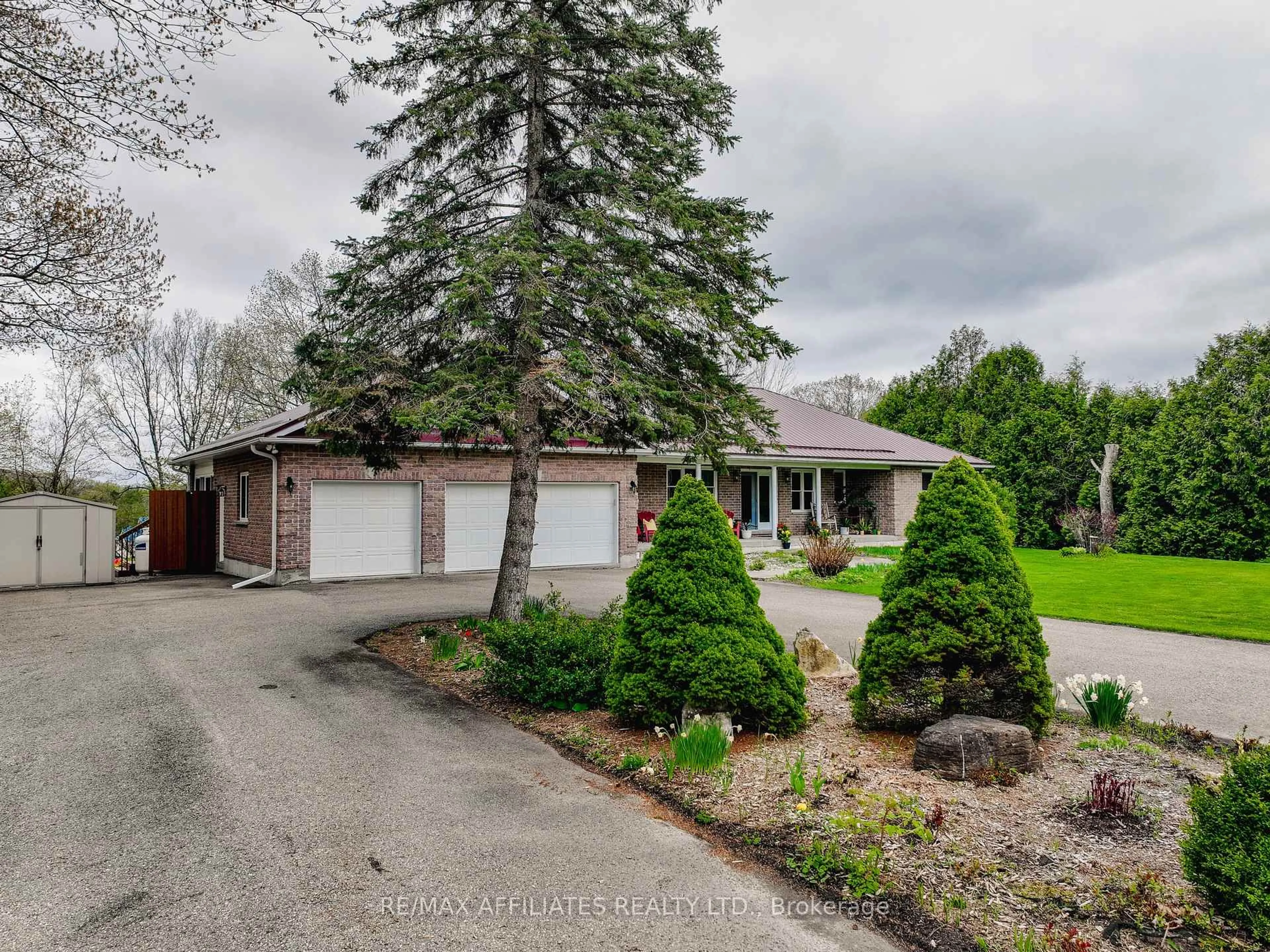 A pic from outside/outdoor area/front of a property/back of a property/a pic from drone, street for 2551 Old Red Rd, Elizabethtown-Kitley Ontario K6V 5T3
