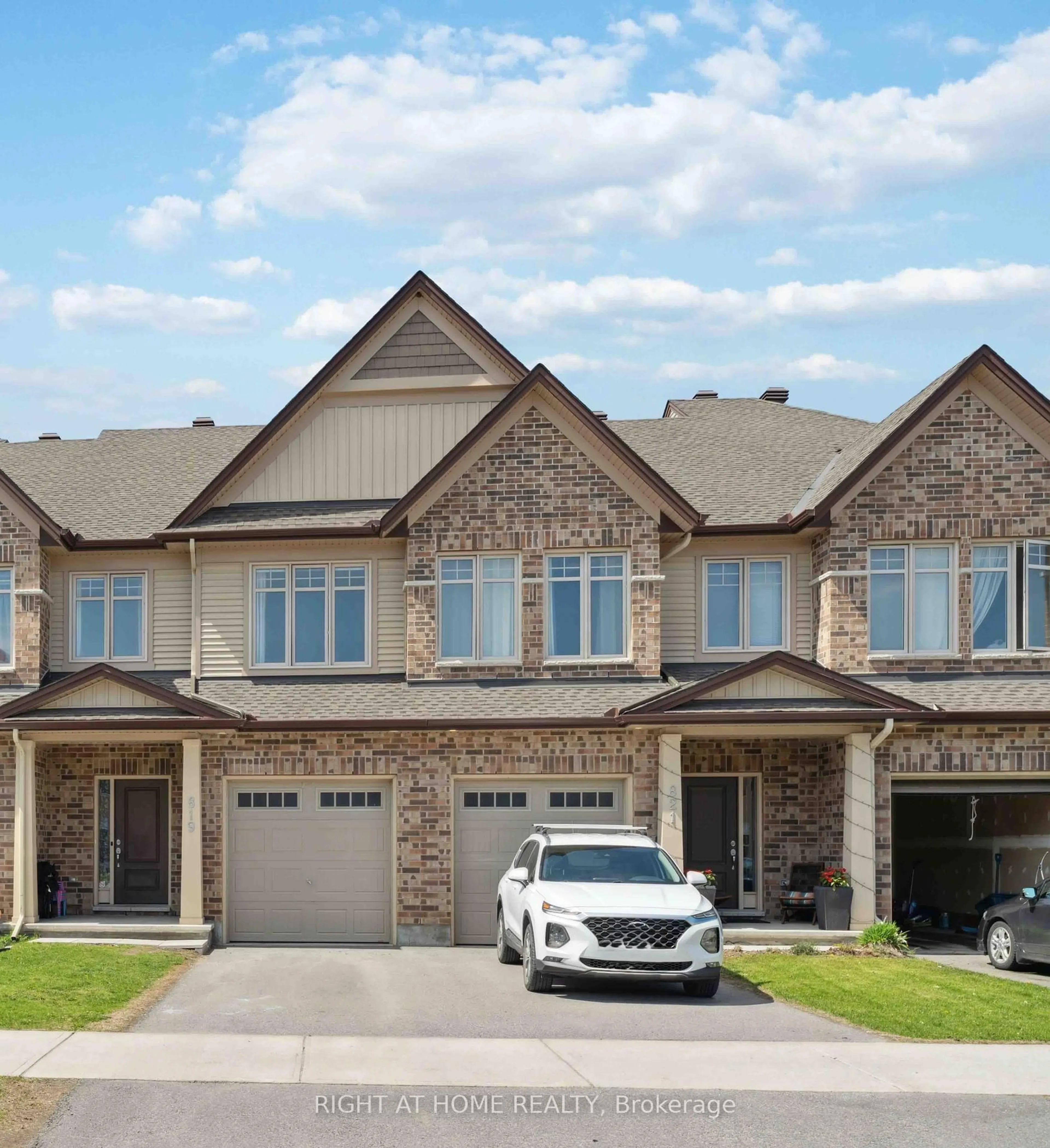 Home with brick exterior material, street for 819 Miikana Rd, Ottawa Ontario K1X 0G5