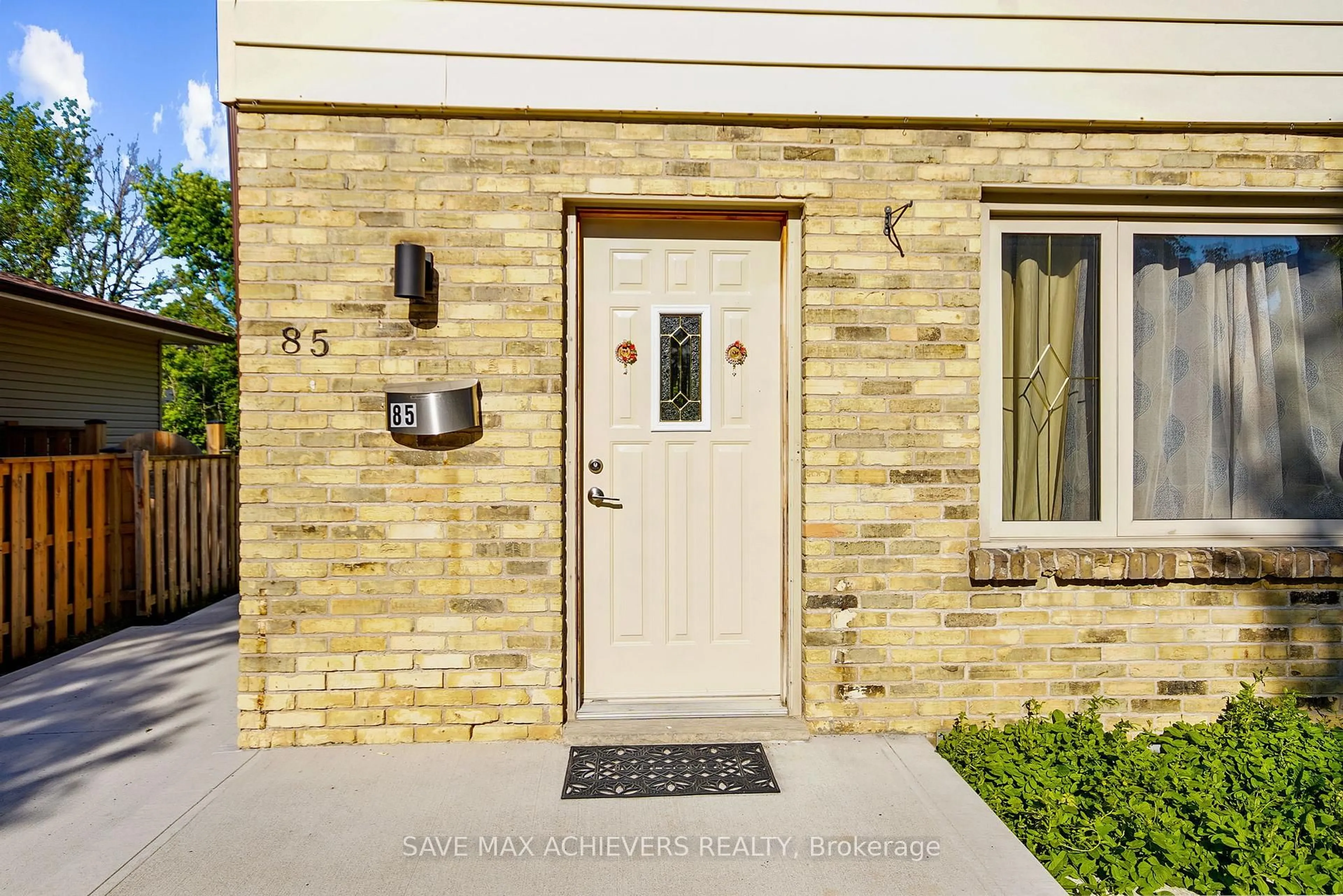 Unknown for 85 Kintail Cres, London South Ontario N6E 1J4