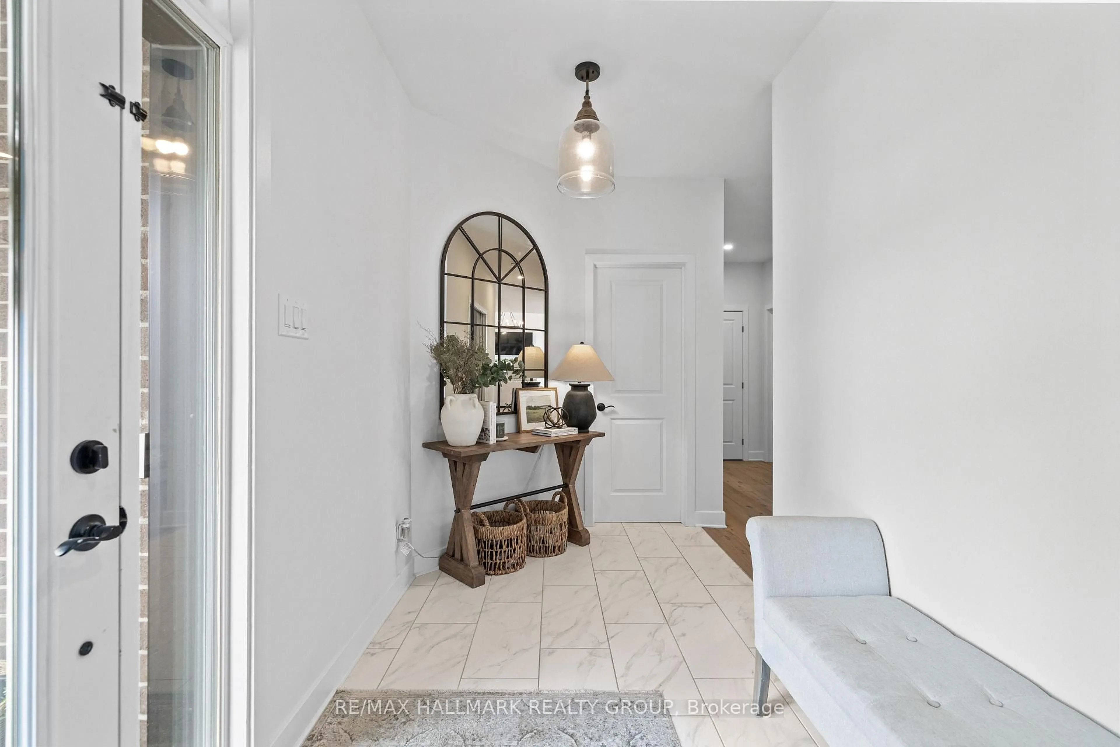 Indoor entryway for 769 Wooler Pl, Ottawa Ontario K1T 0T5