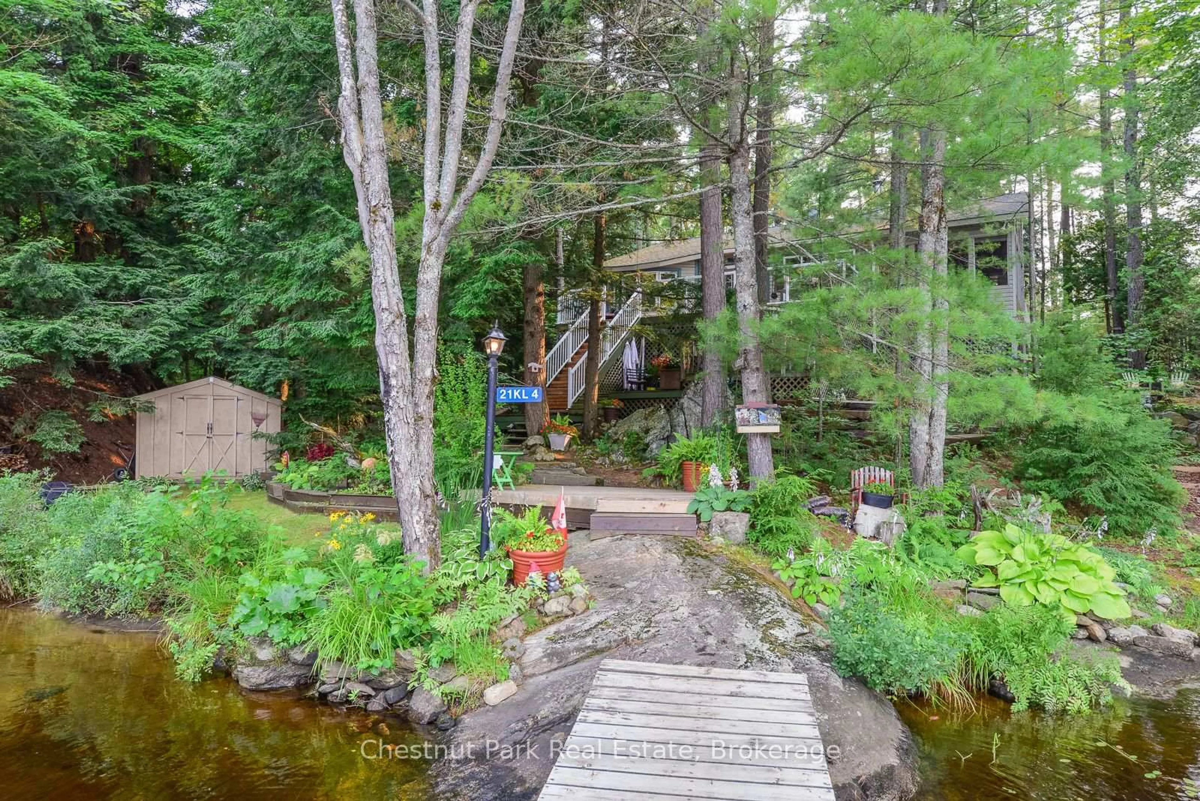 Patio, water/lake/river/ocean view for 4 ISLAND 21 KL N/A, Gravenhurst Ontario P0E 1G0