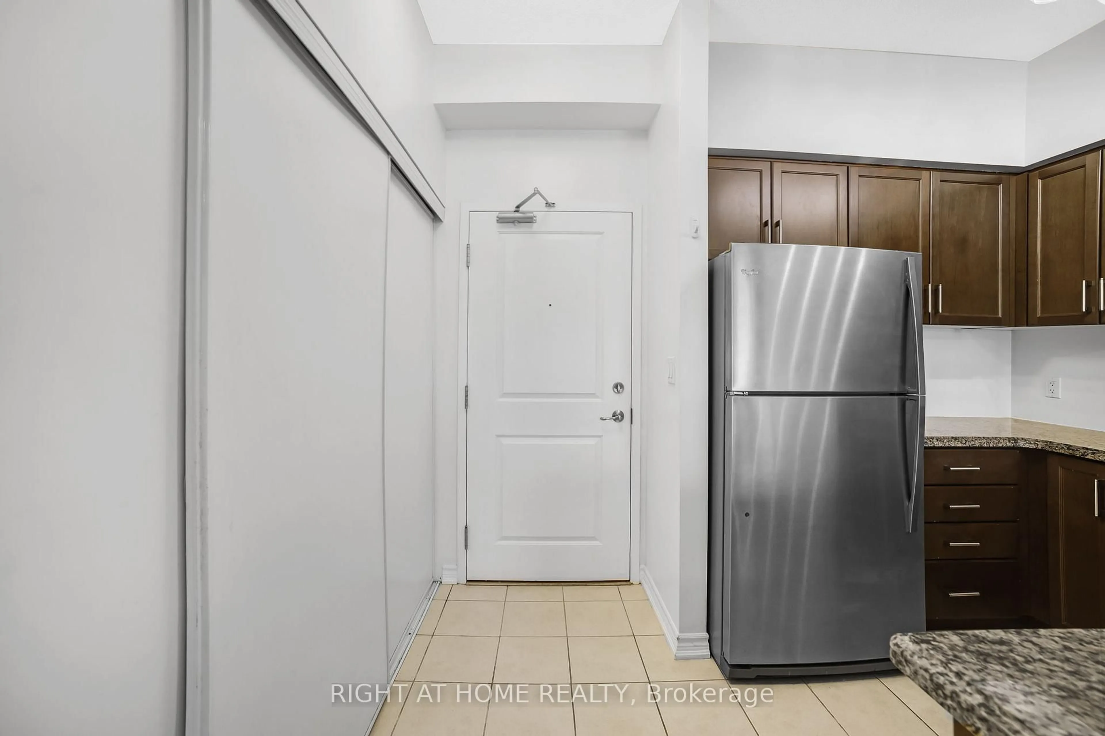 Standard kitchen, unknown for 1077 Gordon St #218, Guelph Ontario N1L 1H2