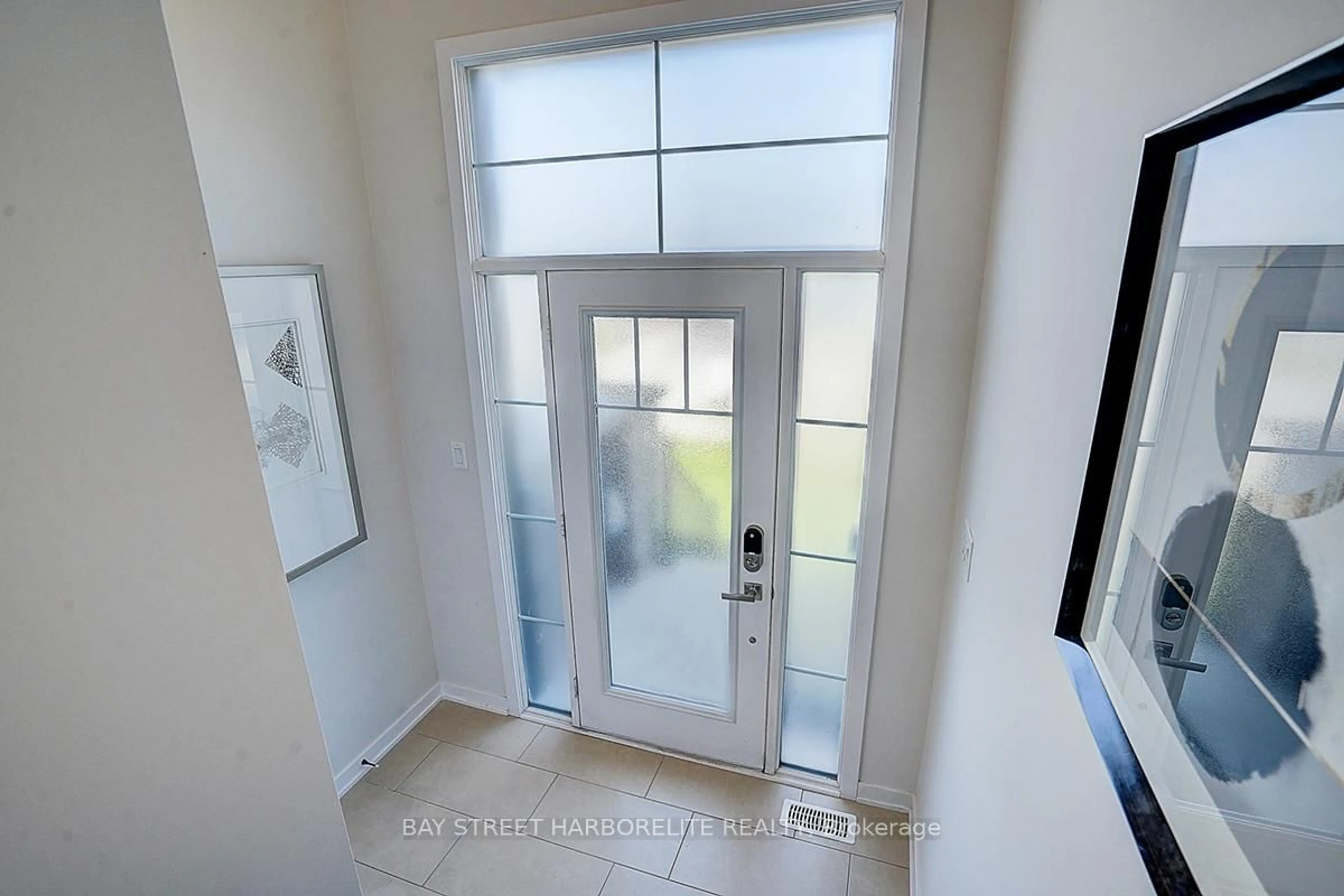 Indoor entryway for 42 Crafter Cres, Hamilton Ontario L8J 0H6