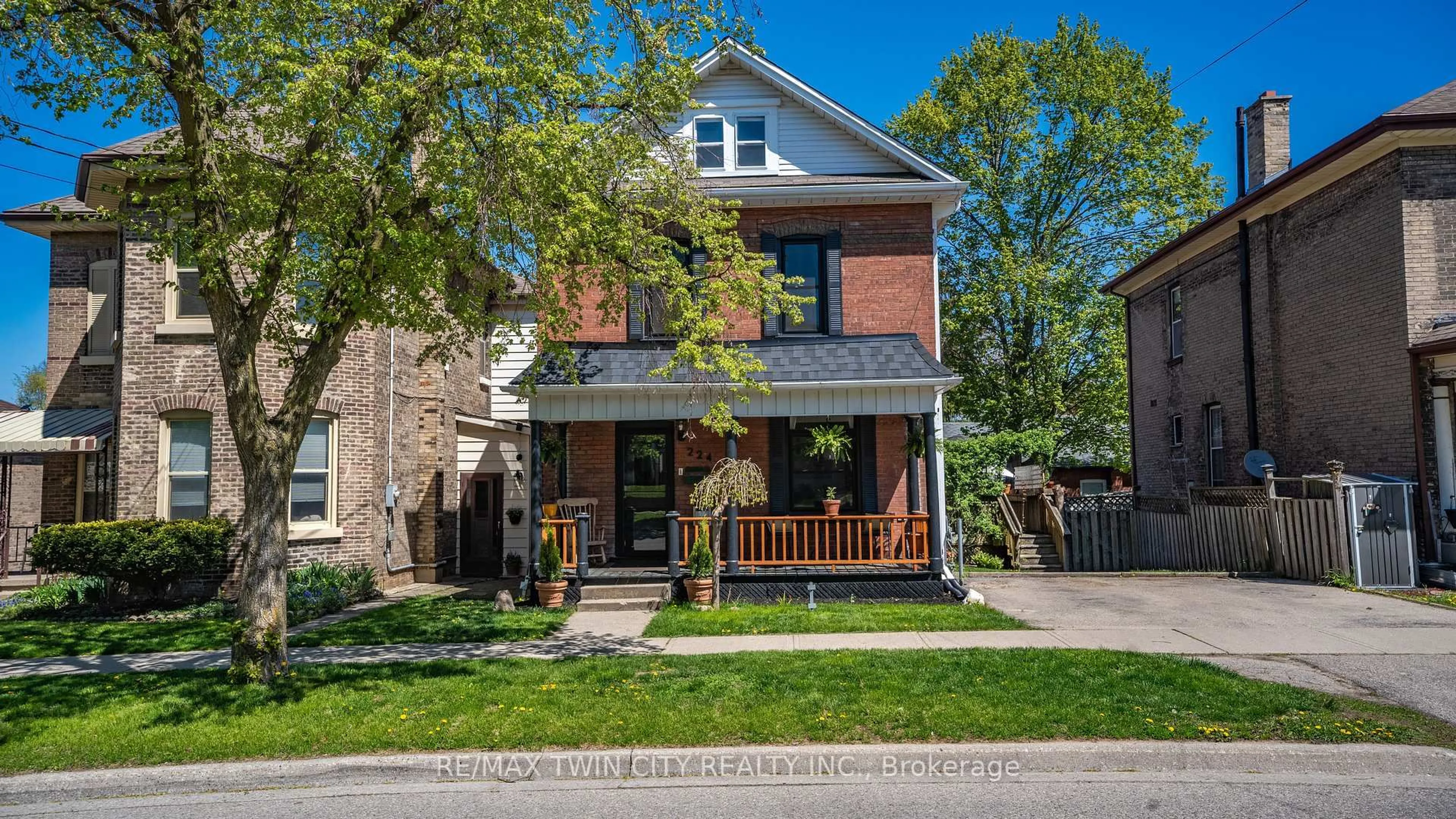 Home with brick exterior material, street for 224 Wellington St, Brantford Ontario N3S 3Z4