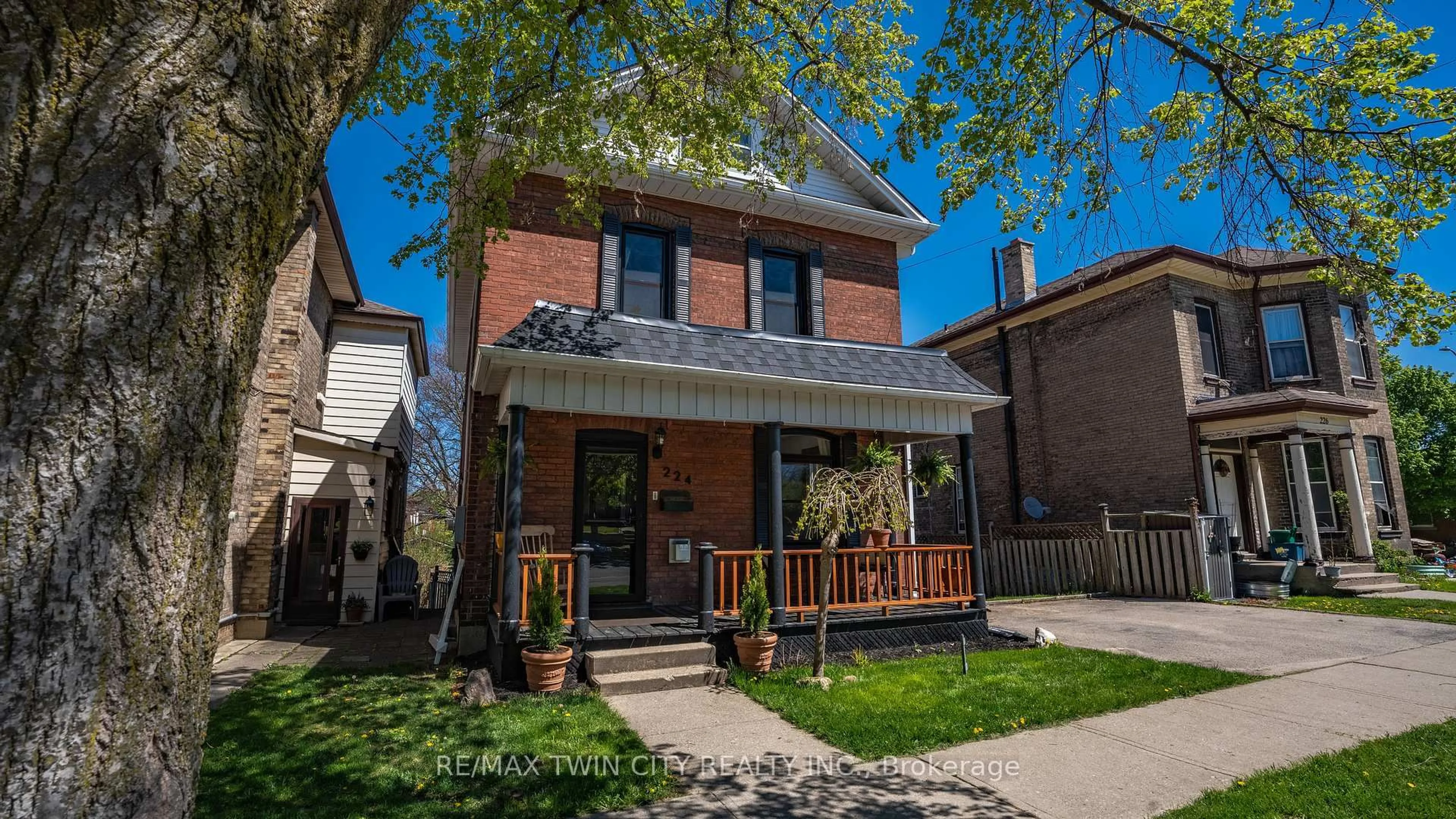 Home with brick exterior material, street for 224 Wellington St, Brantford Ontario N3S 3Z4