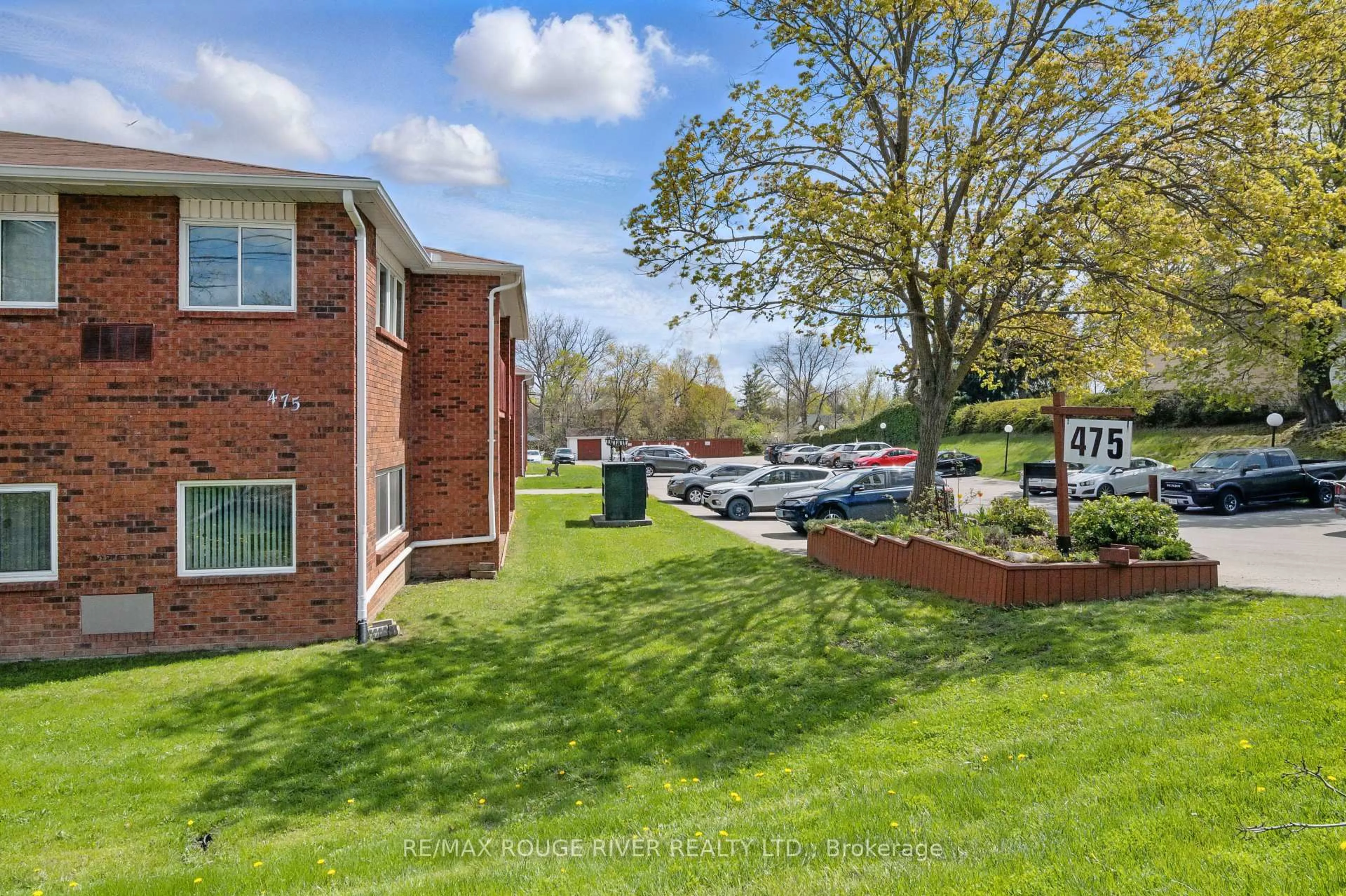 A pic from outside/outdoor area/front of a property/back of a property/a pic from drone, unknown for 475 Parkhill Rd #222, Peterborough Central Ontario K9H 7M5