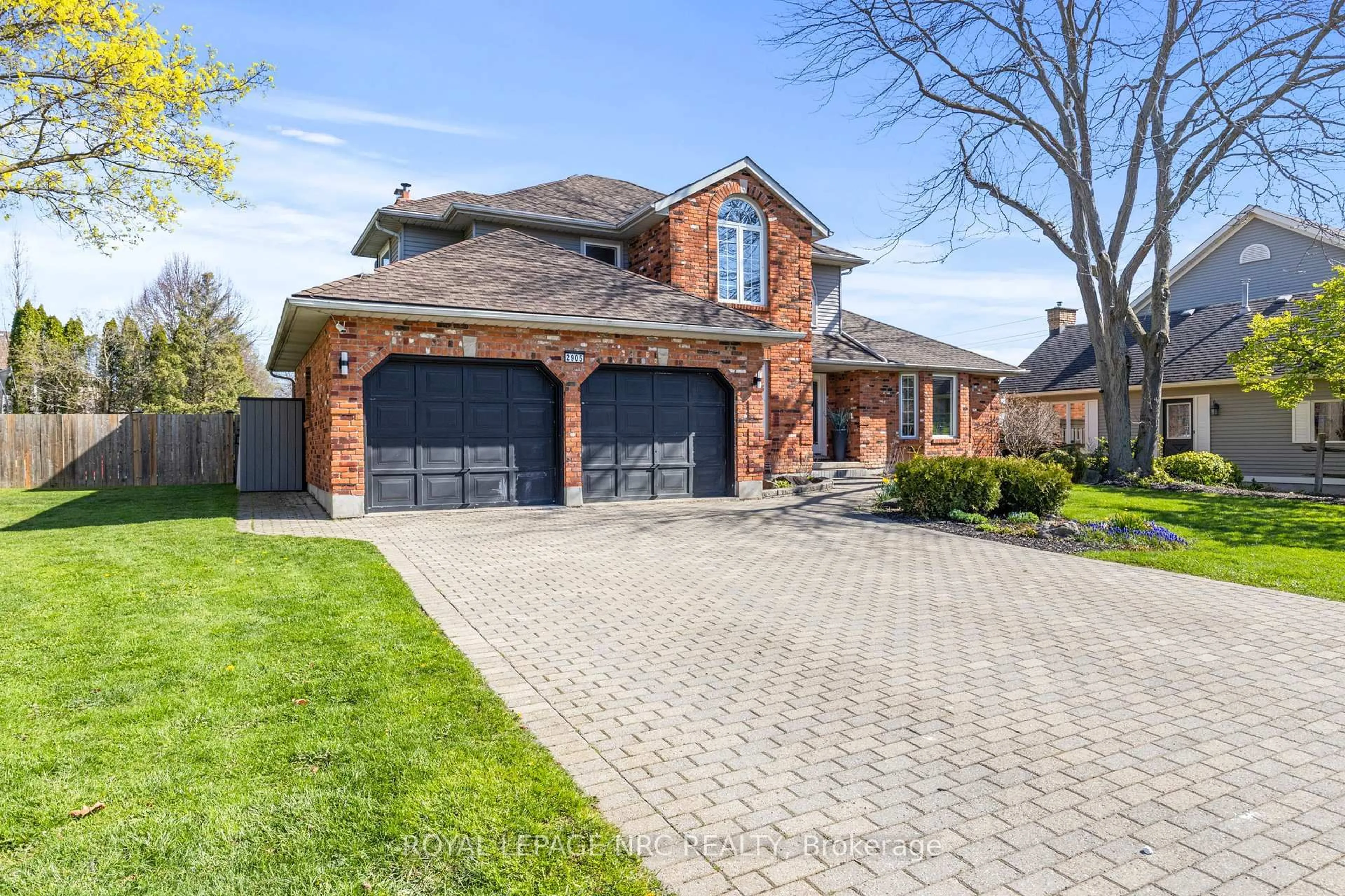 Home with brick exterior material, street for 2905 Butler's Walk, Lincoln Ontario L0R 1S0