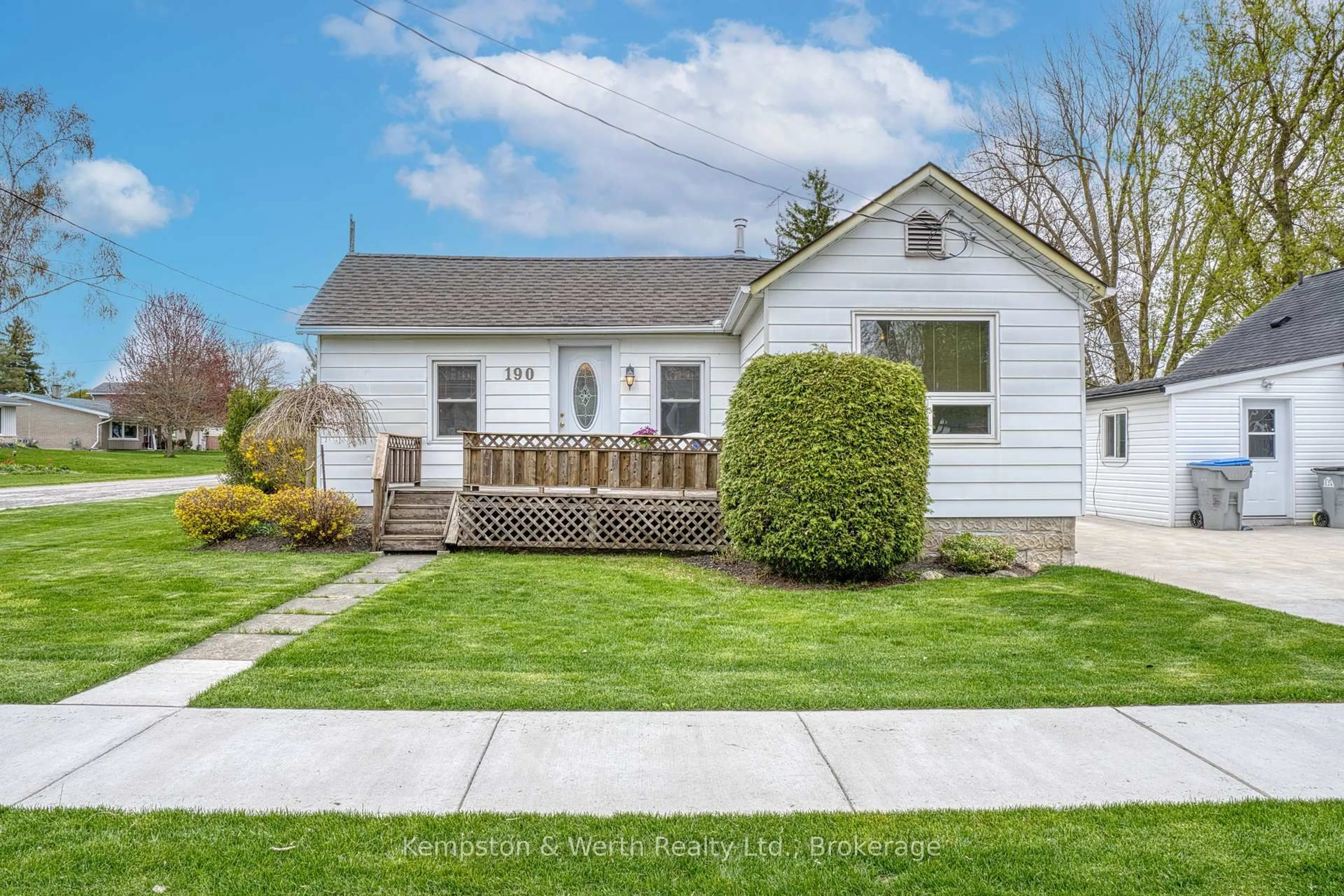 Home with vinyl exterior material, street for 190 Elm Ave, North Perth Ontario N4W 3E7
