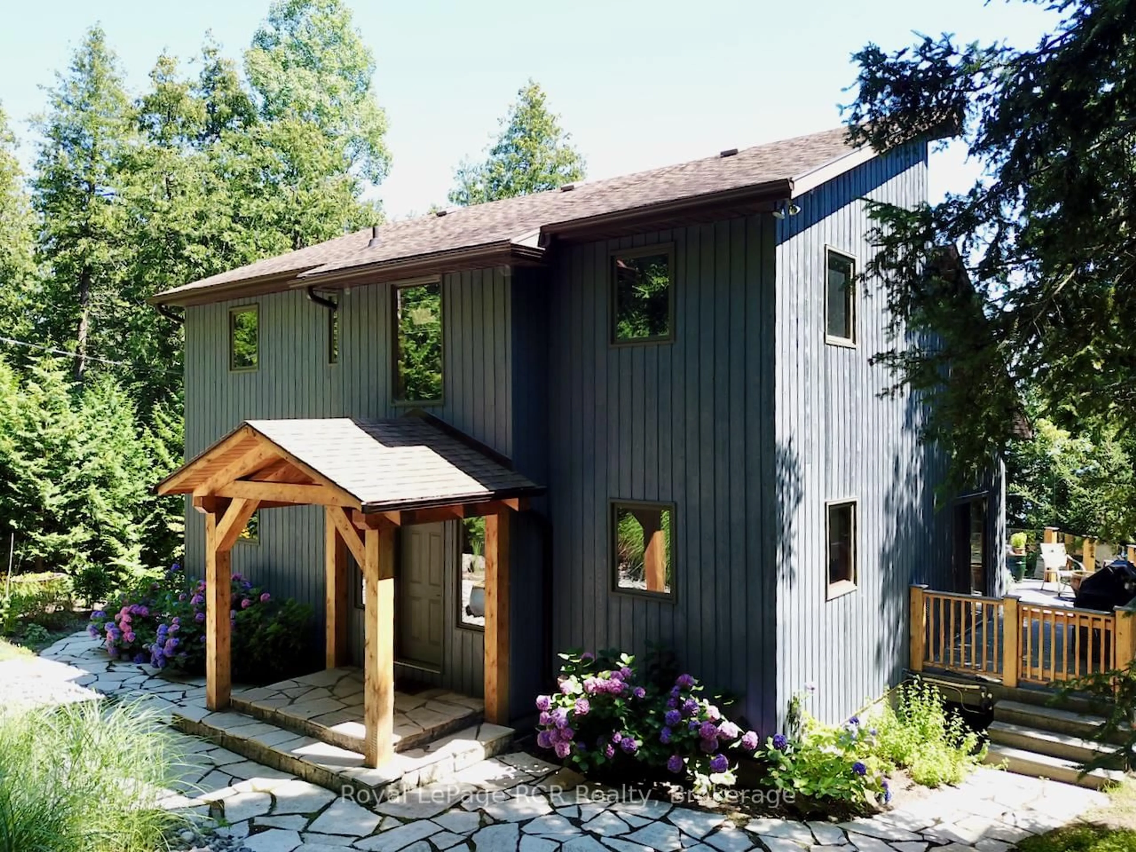 Home with vinyl exterior material, building for 49 Georgian Dr, Northern Bruce Peninsula Ontario N0H 1W0