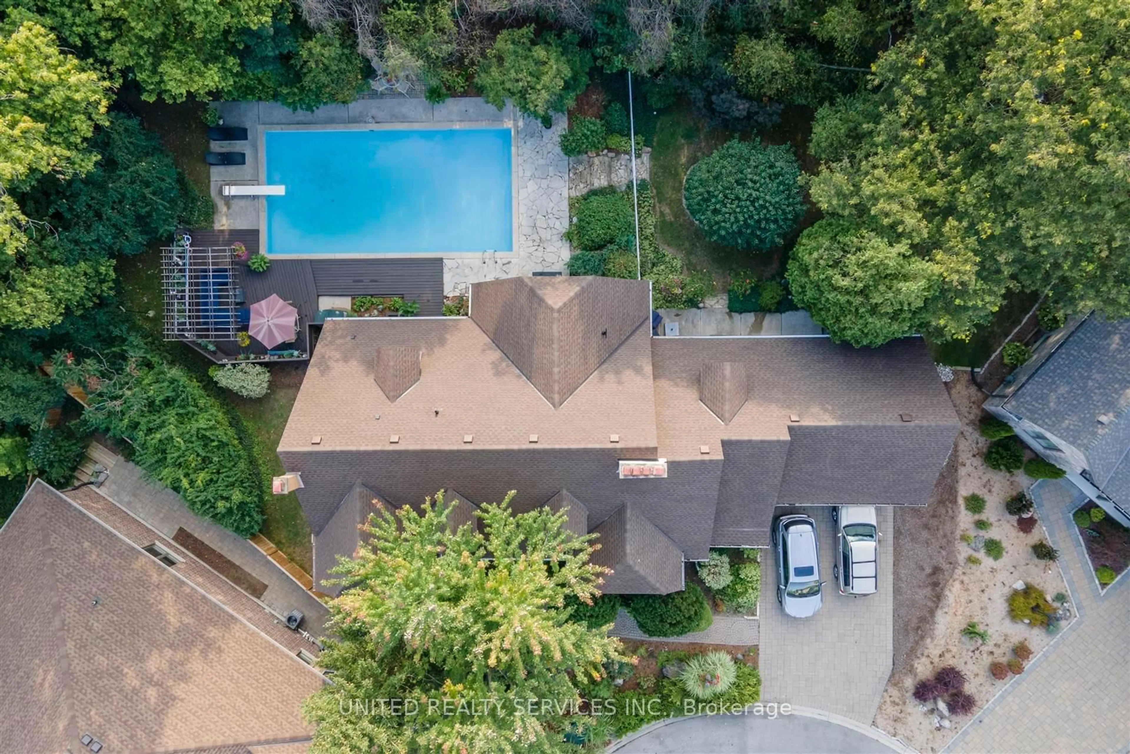 A pic from outside/outdoor area/front of a property/back of a property/a pic from drone, unknown for 1777 HIGHBURY Ave #9, London North Ontario N5X 3Z4