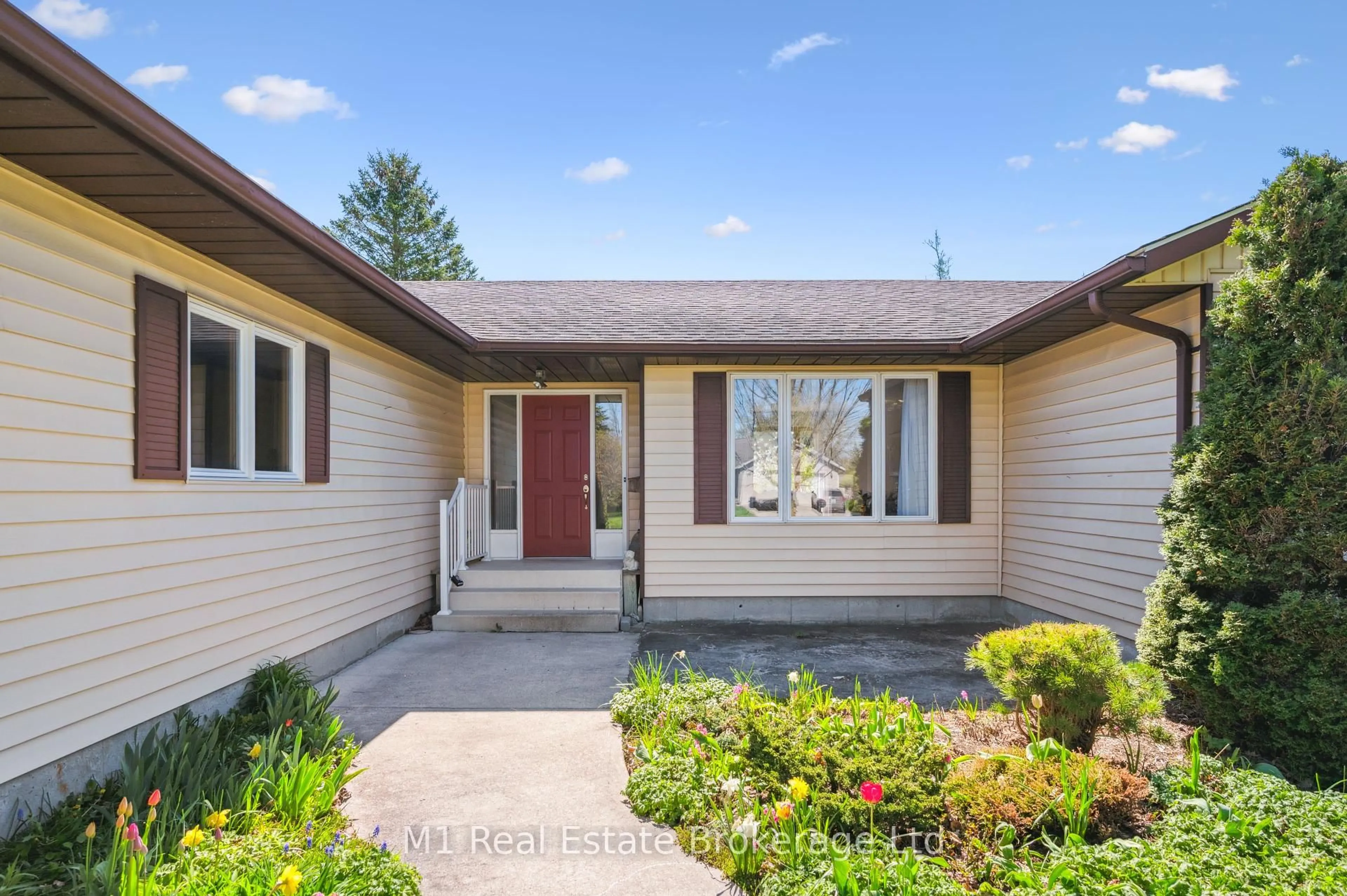 Home with vinyl exterior material, street for 27 Geddes St, Minto Ontario N0G 1M0