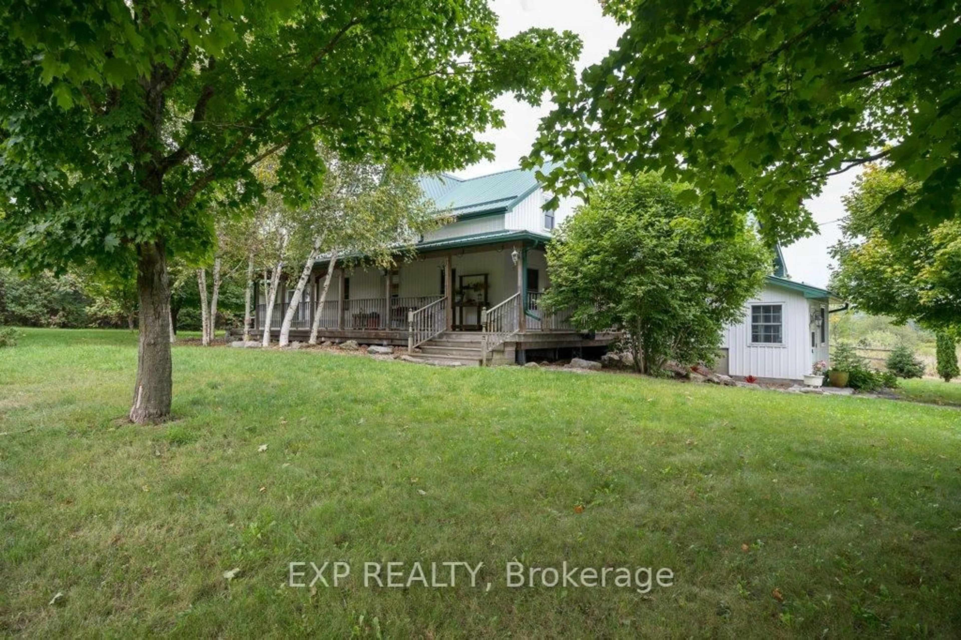 A pic from outside/outdoor area/front of a property/back of a property/a pic from drone, building for 860 St Marks Rd, Limoges Ontario K0K 2M0