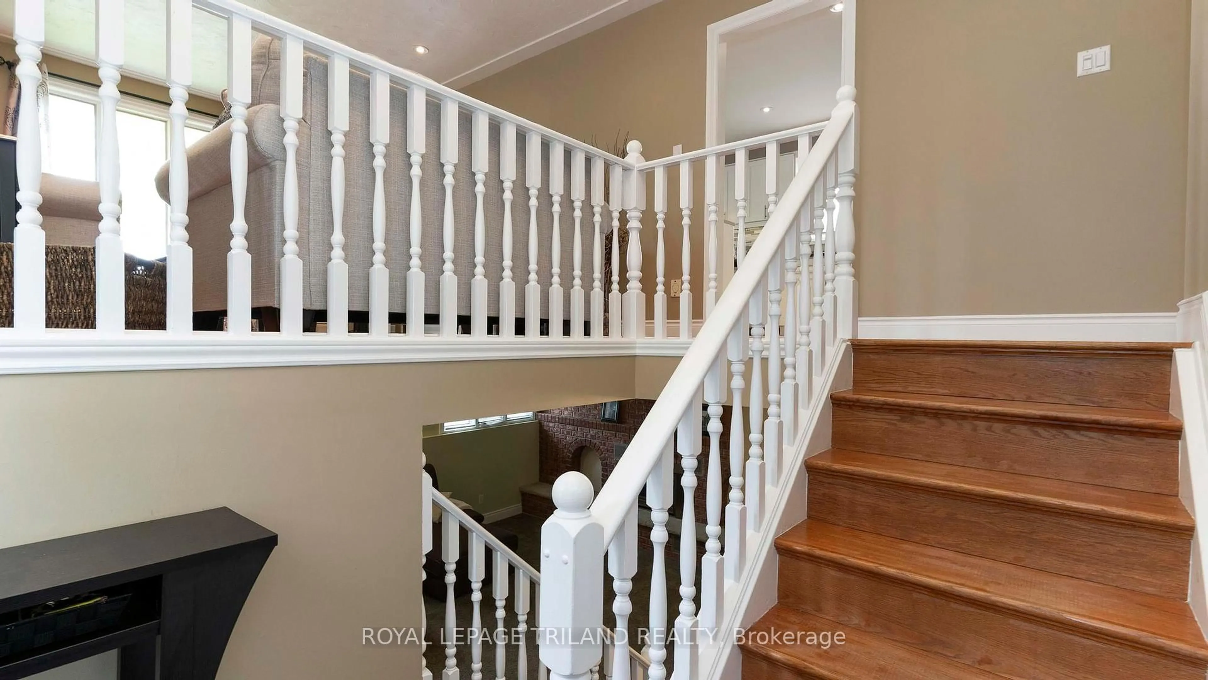 Stairs for 50 Lysanda Ave, London South Ontario N5Z 4L3