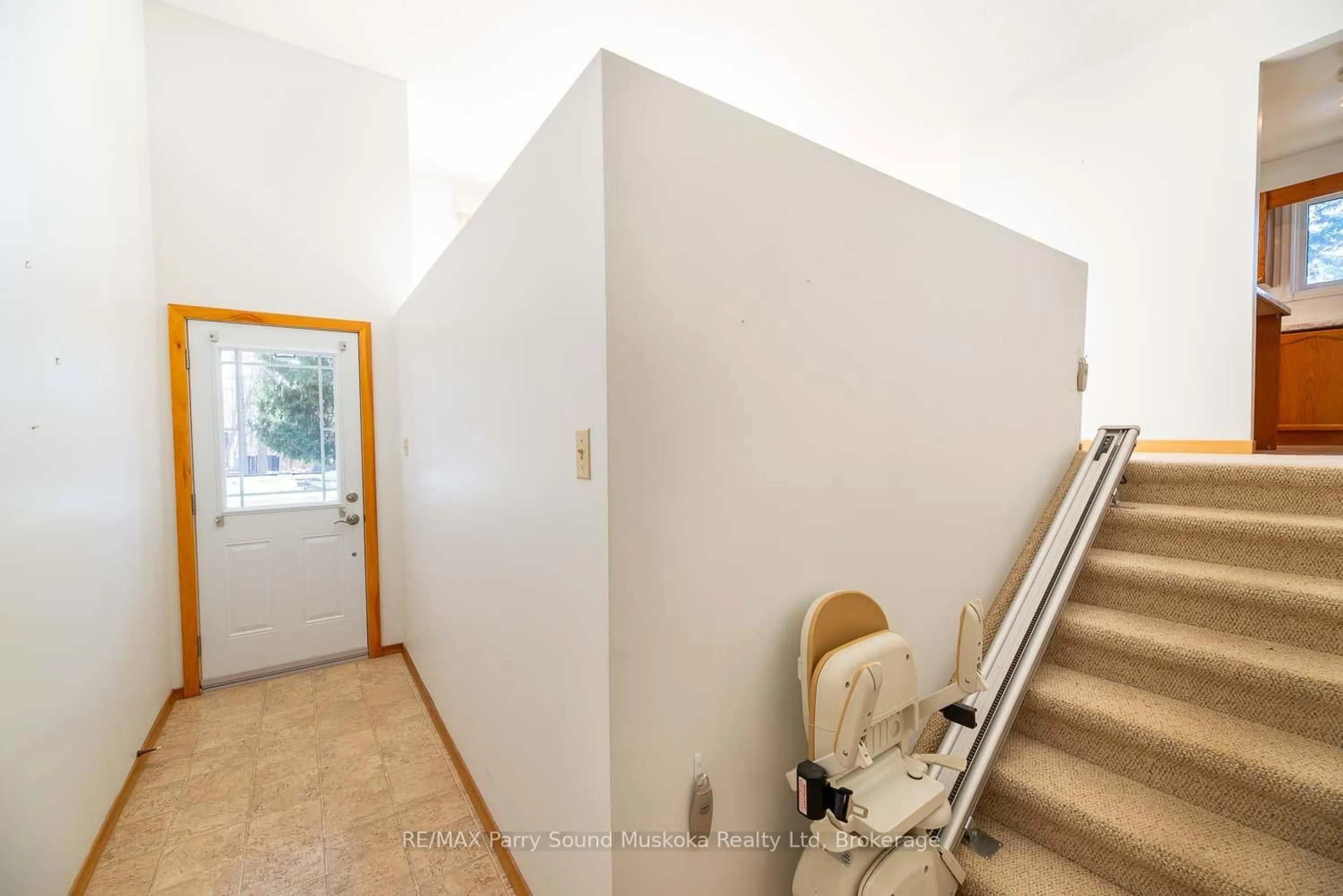 Unknown for 38 Yonge St, Huntsville Ontario P1B 1B1