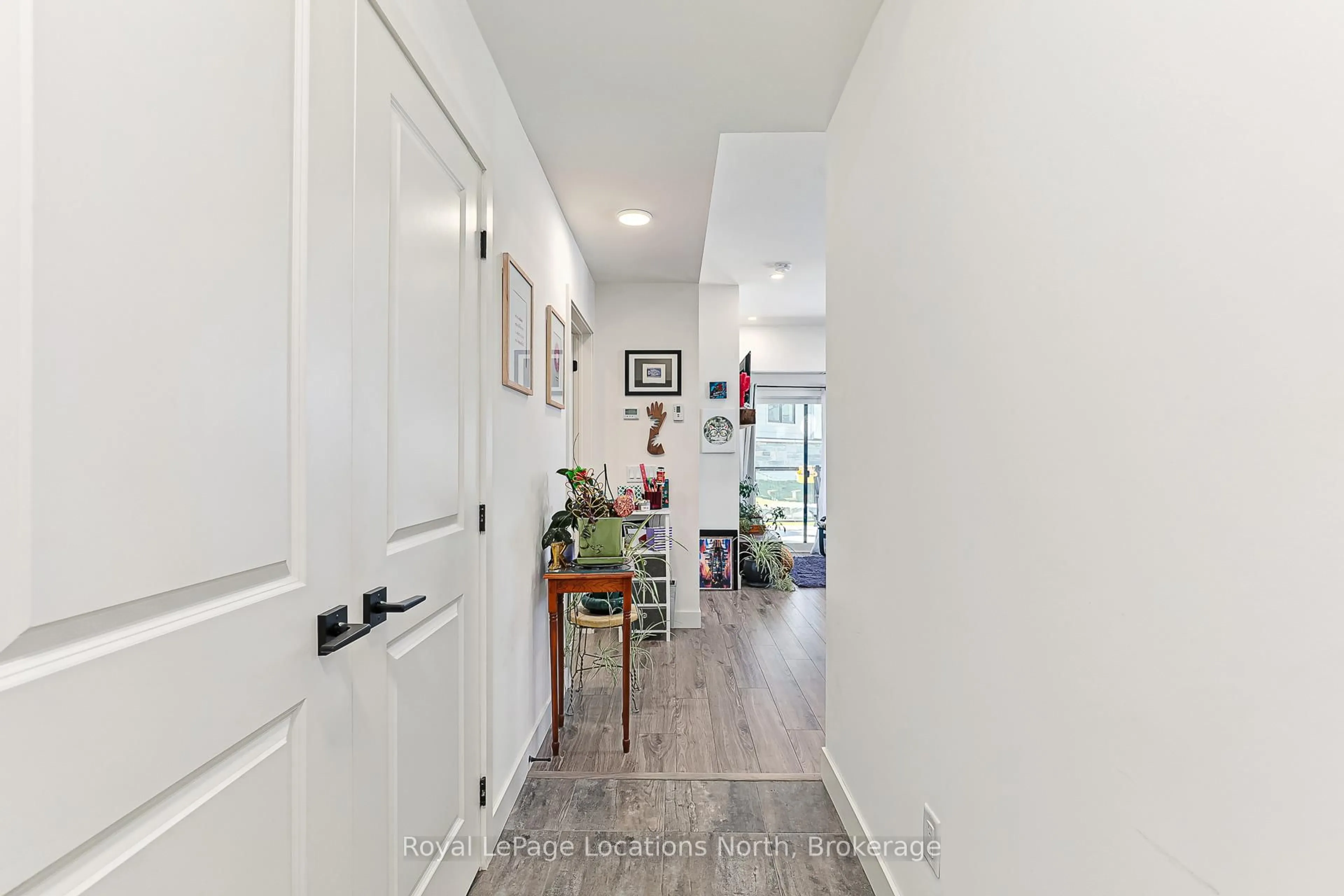 Indoor entryway for 13 Beausoleil Lane #101, Blue Mountains Ontario L9Y 2X5