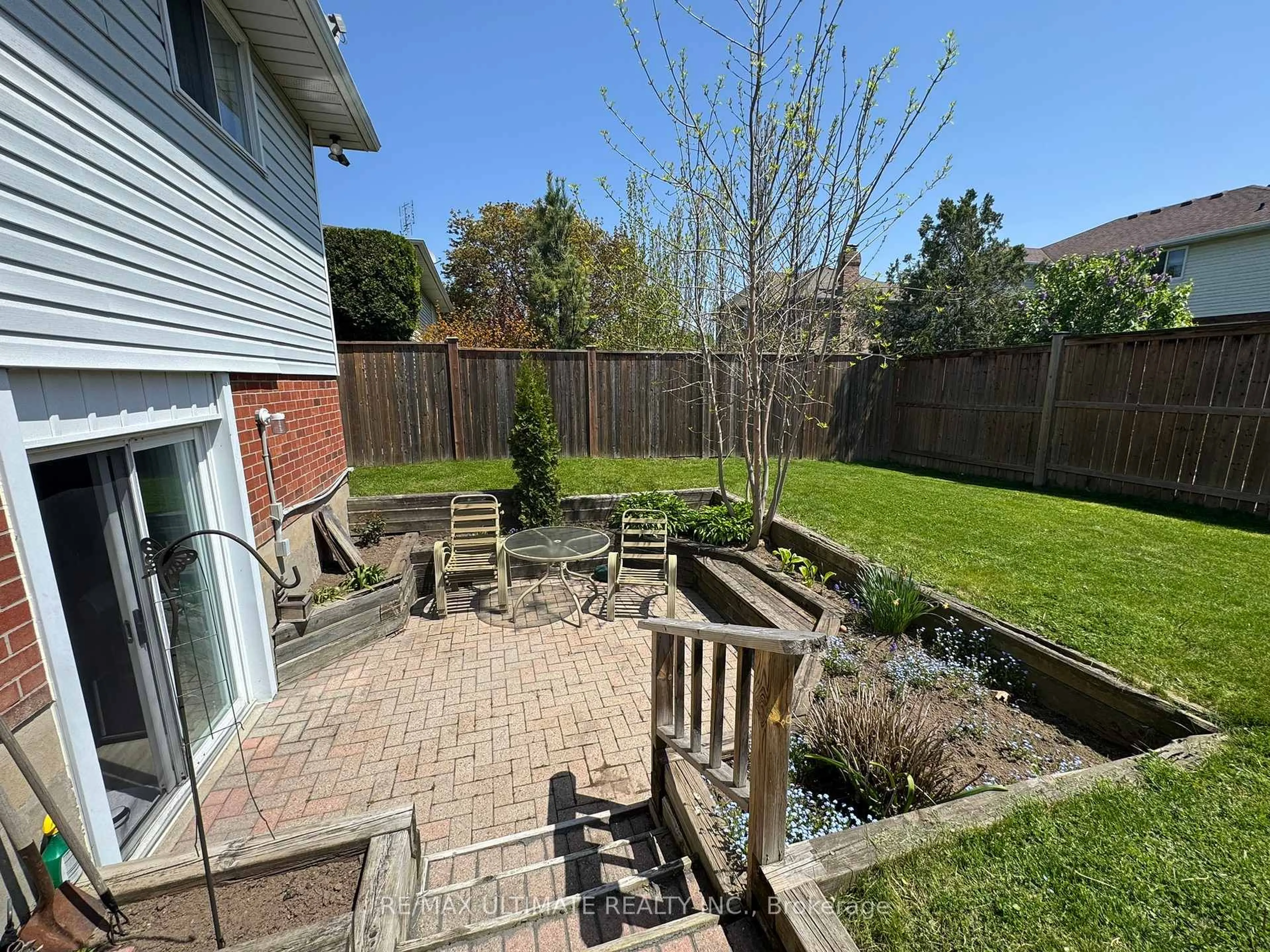 Patio, unknown for 12 Stoney Brook Cres, St. Catharines Ontario L2S 3J3