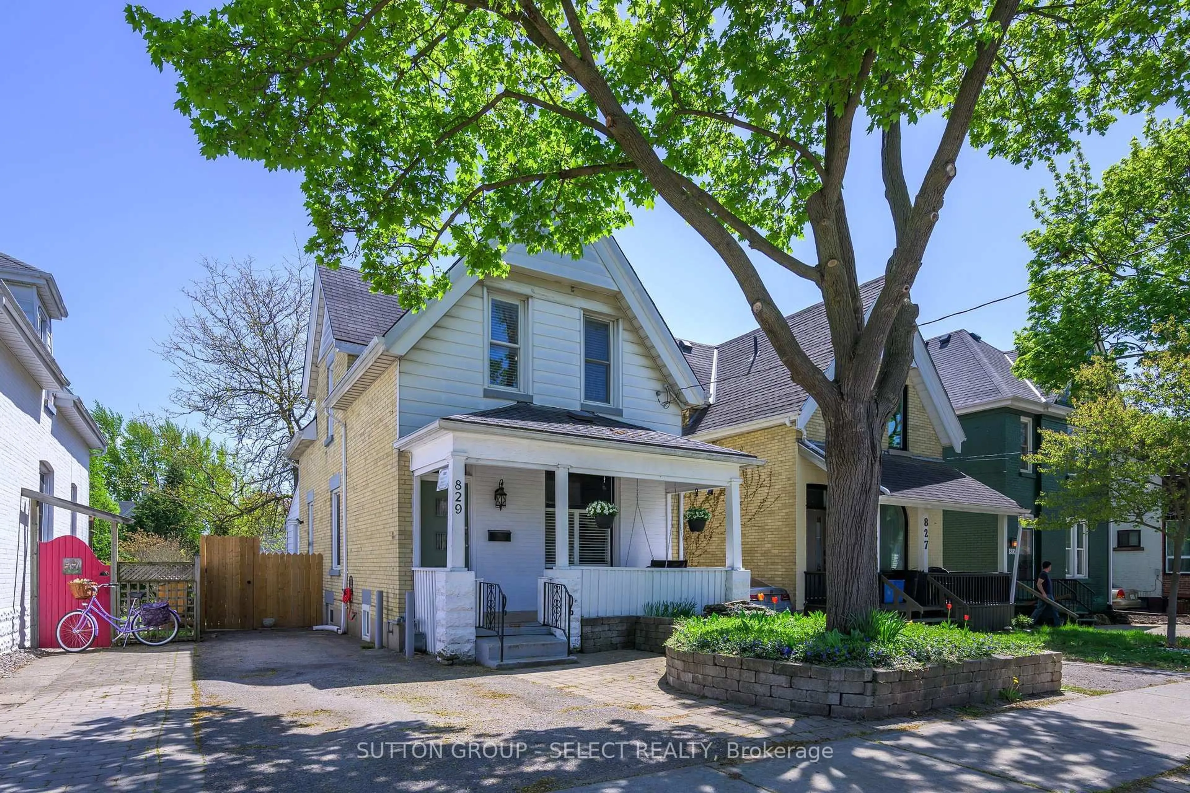 Unknown for 829 Elias St, London East Ontario N5W 3N9