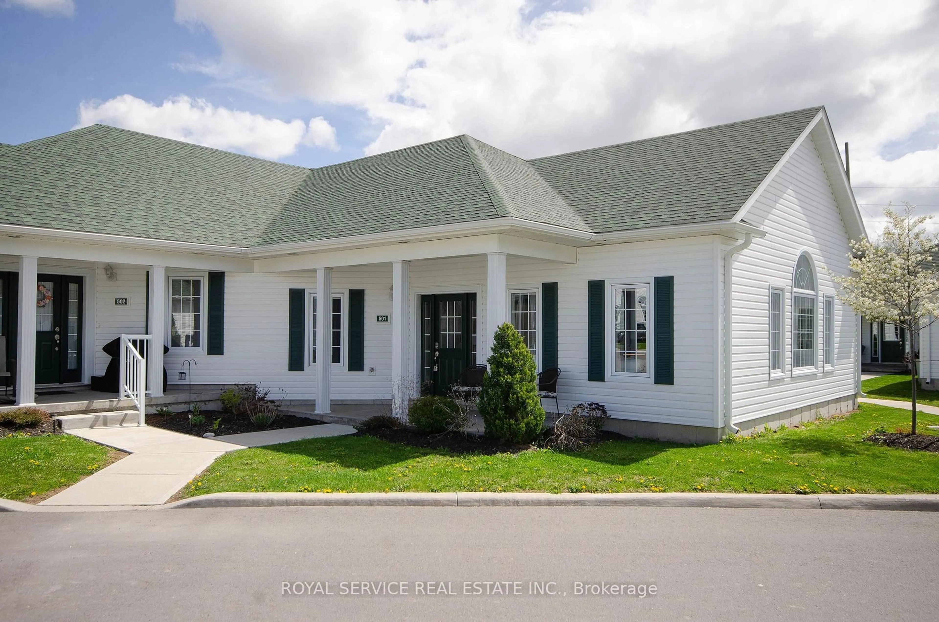 Home with vinyl exterior material, unknown for 300 Croft St #501, Port Hope Ontario L1A 0E1