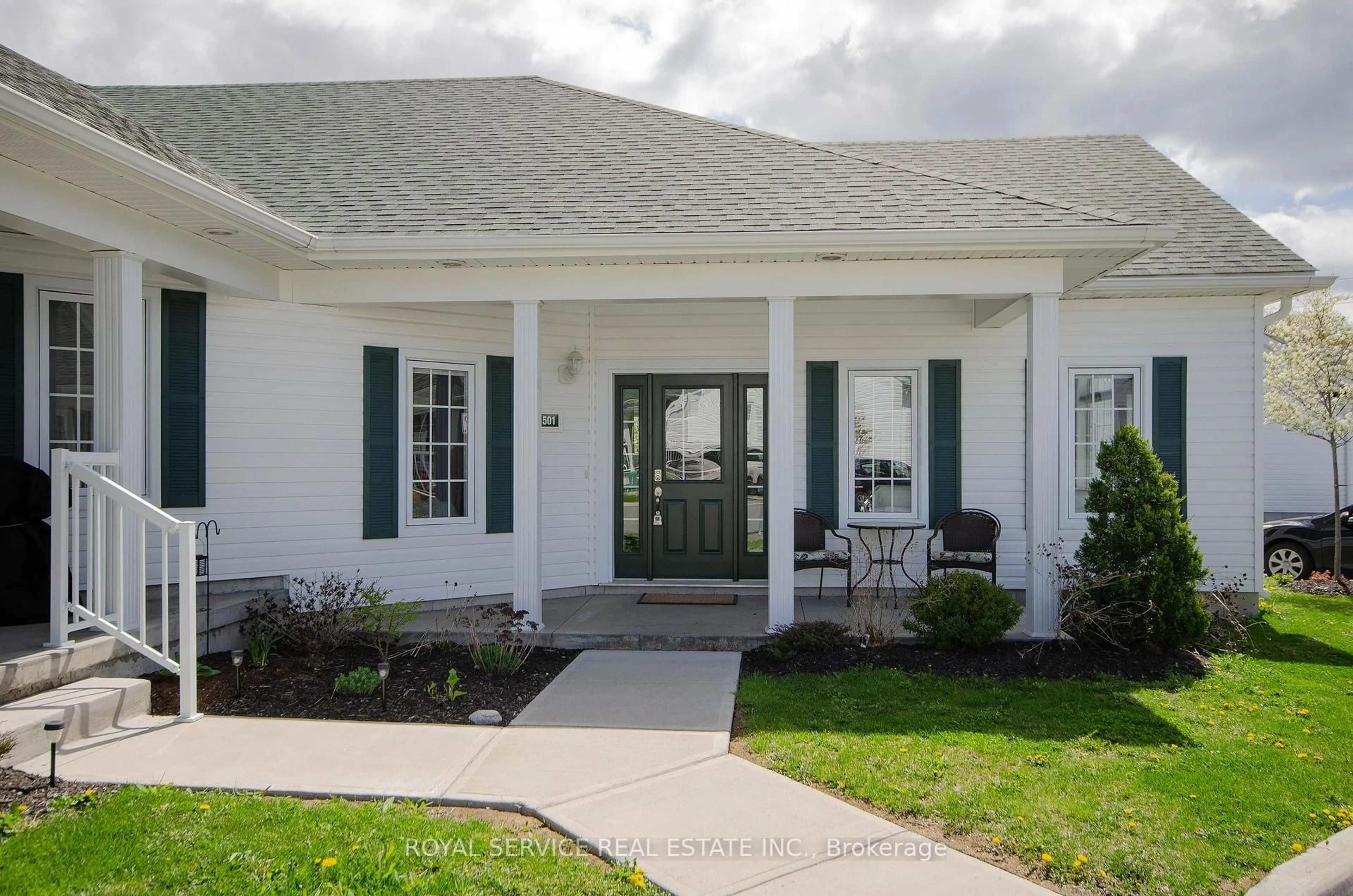 Home with vinyl exterior material, street for 300 Croft St #501, Port Hope Ontario L1A 0E1