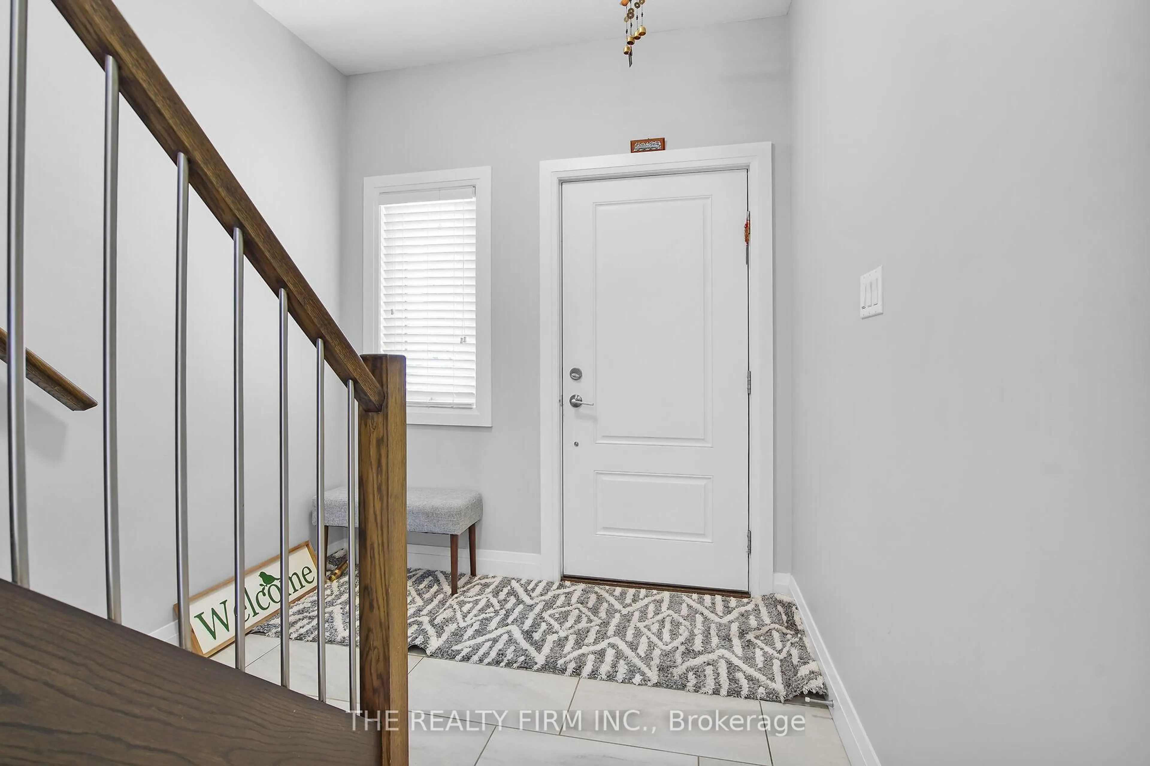 Indoor entryway for 383 Tansbury St, London North Ontario N6G 0R6